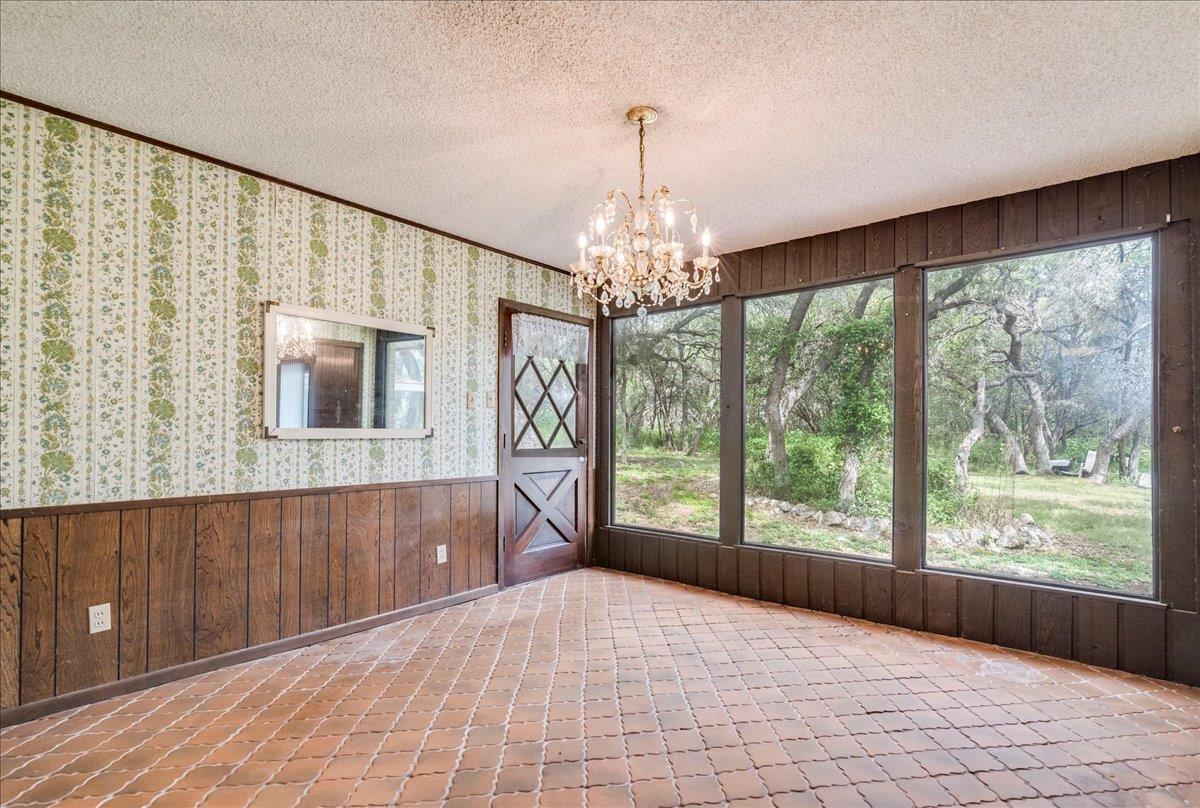 Image 11 of 38 For 771 Mary Preiss Dr