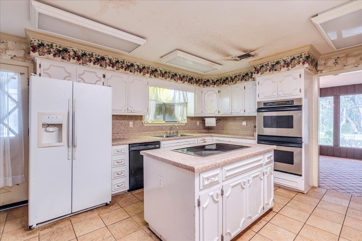 Image 13 of 38 For 771 Mary Preiss Dr