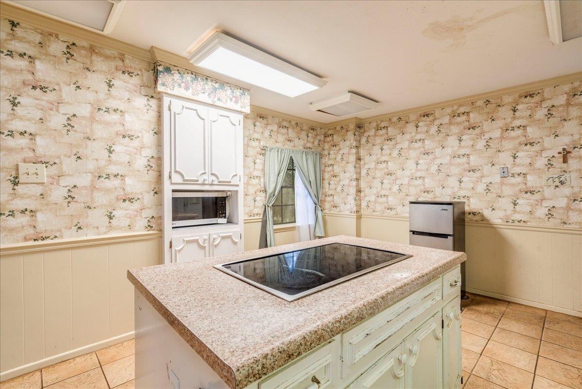 Image 15 of 38 For 771 Mary Preiss Dr