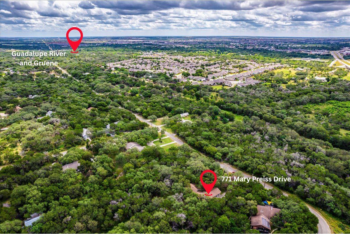 Image 2 of 38 For 771 Mary Preiss Dr