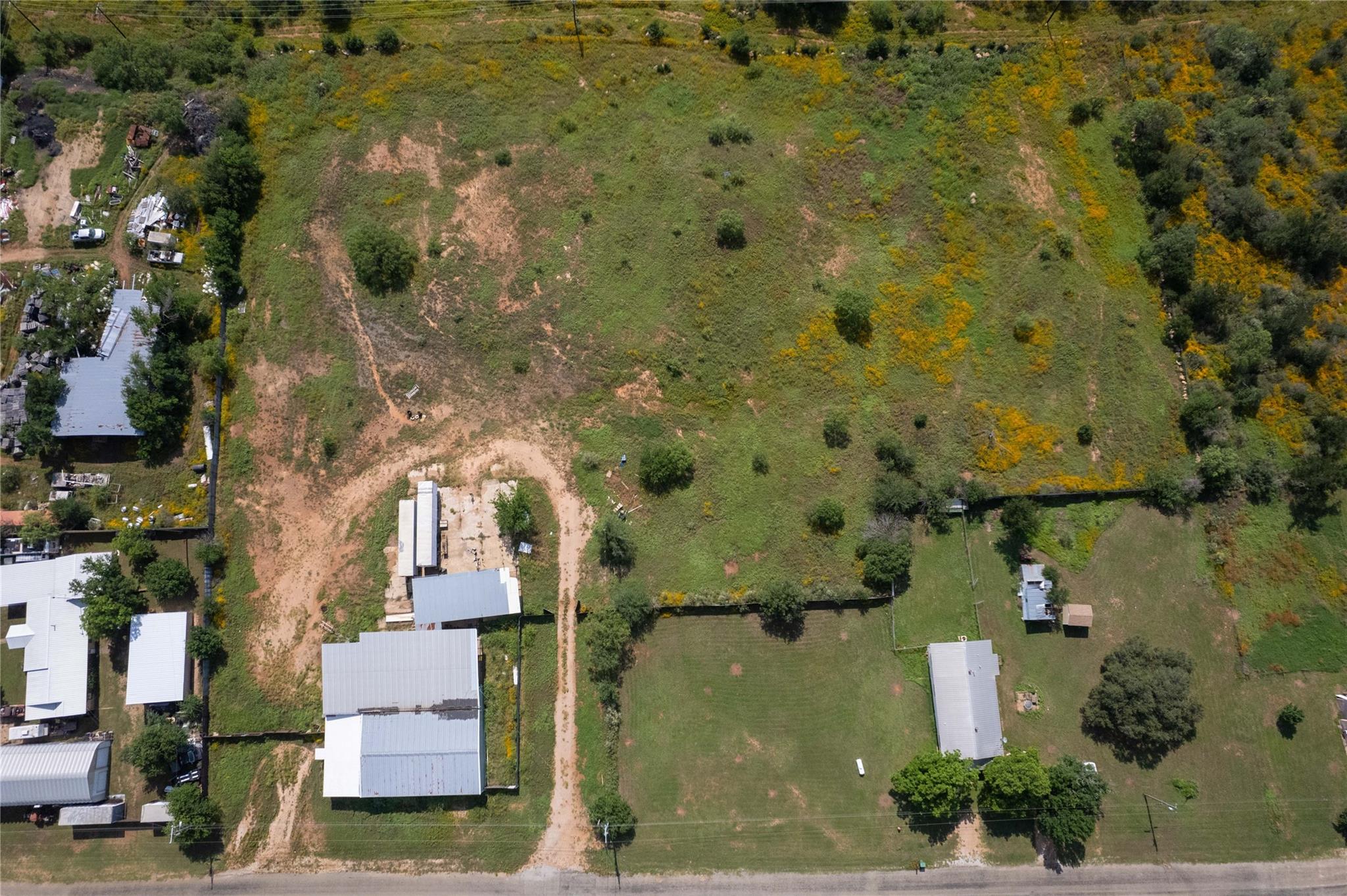 Details for 1009 Angle Ave, Llano, TX 78643