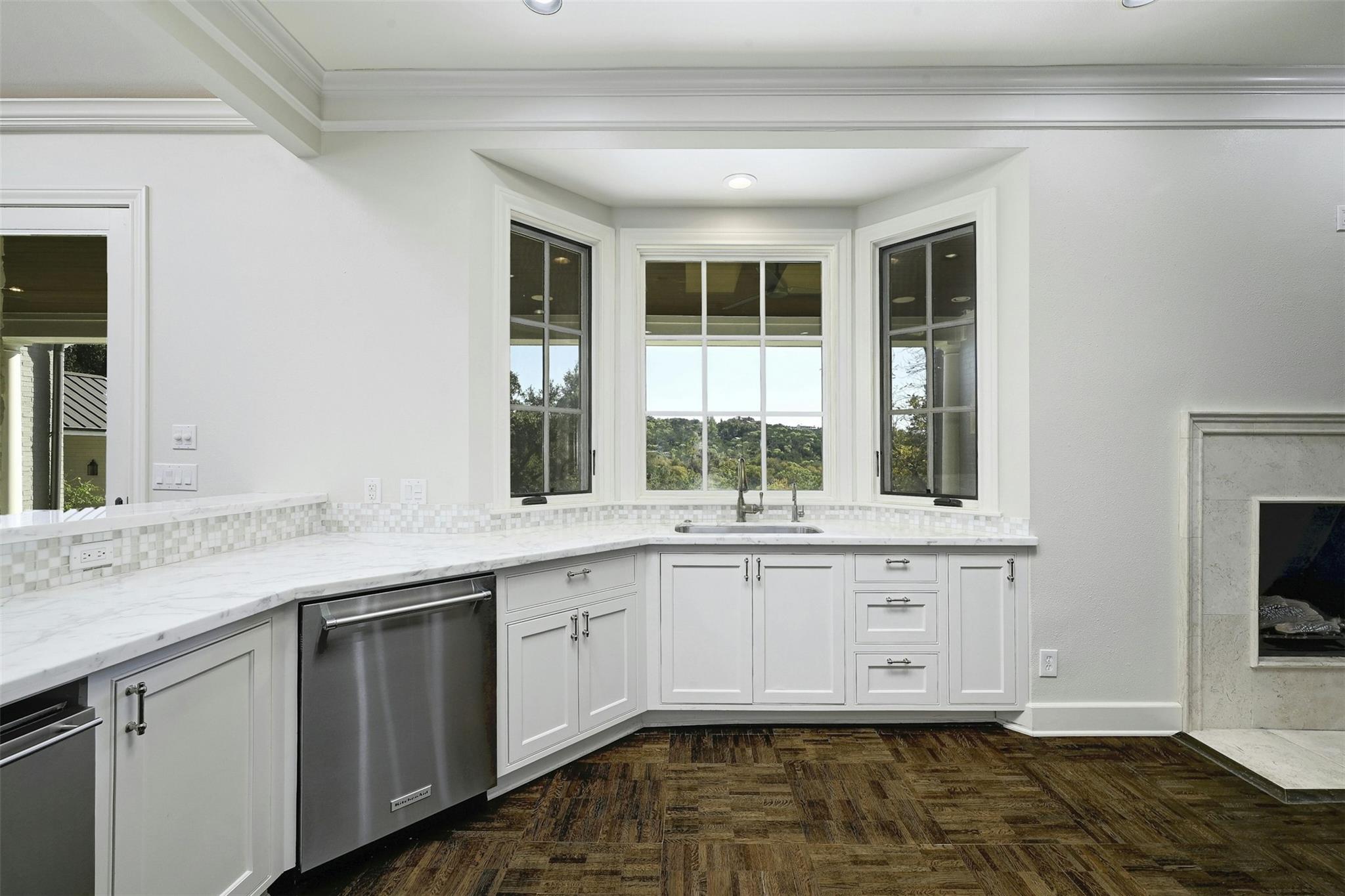 Image 11 of 38 For 3303 Desert Willow Cv