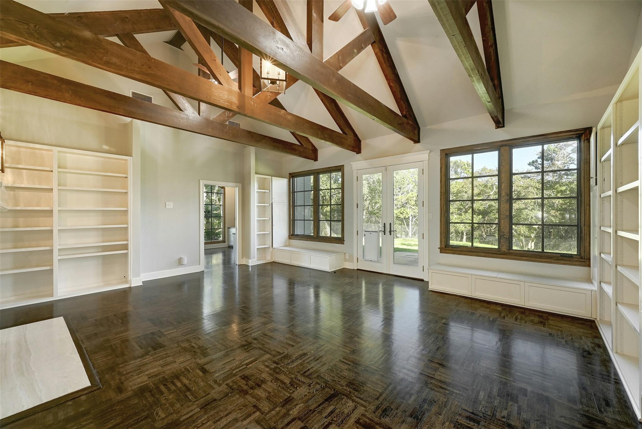 Image 23 of 38 For 3303 Desert Willow Cv