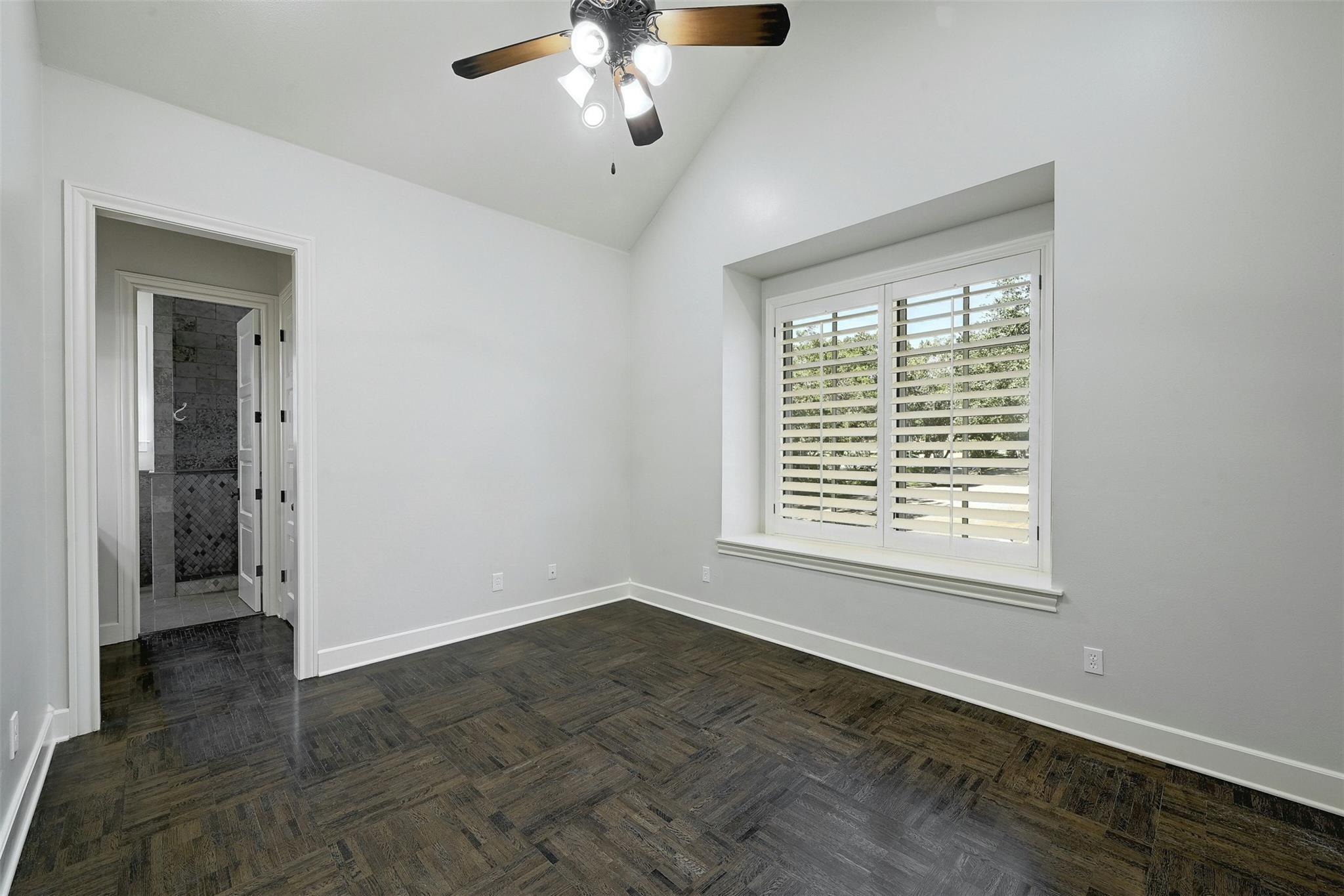 Image 30 of 38 For 3303 Desert Willow Cv