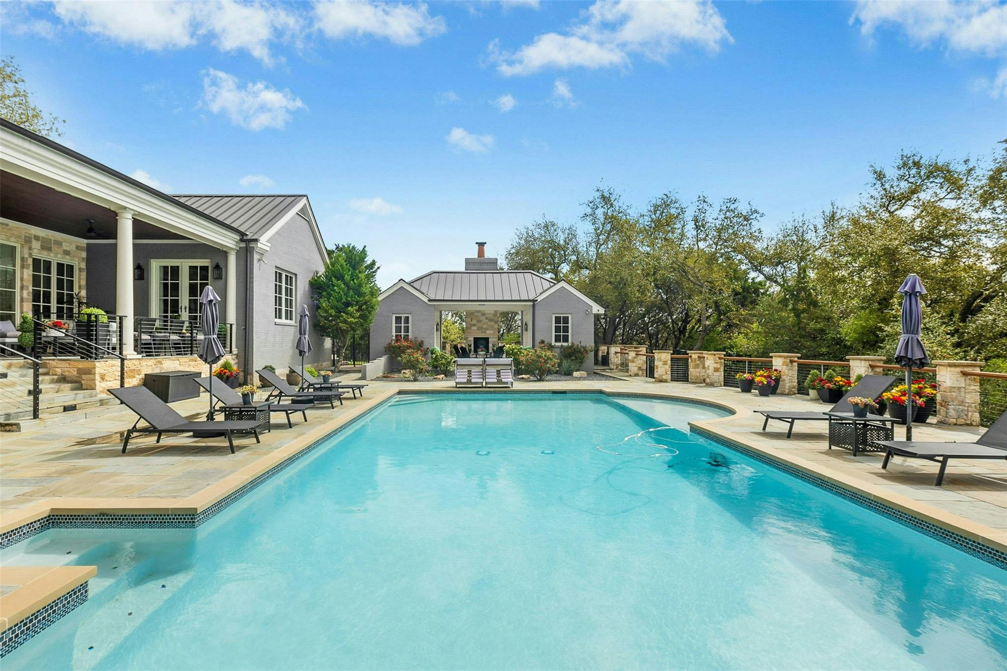 Image 36 of 38 For 3303 Desert Willow Cv