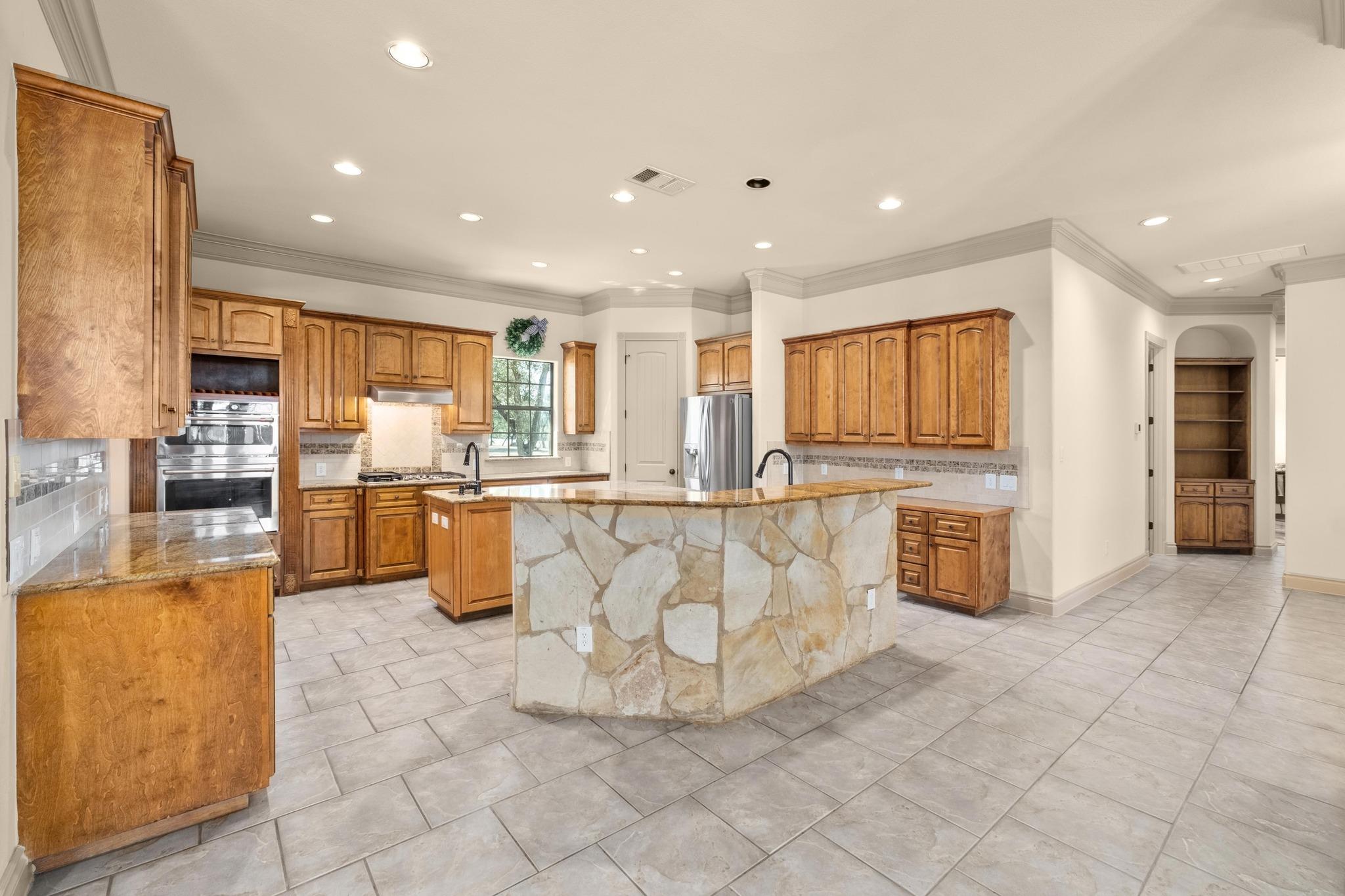 Image 12 of 40 For 139 Ware Dr 