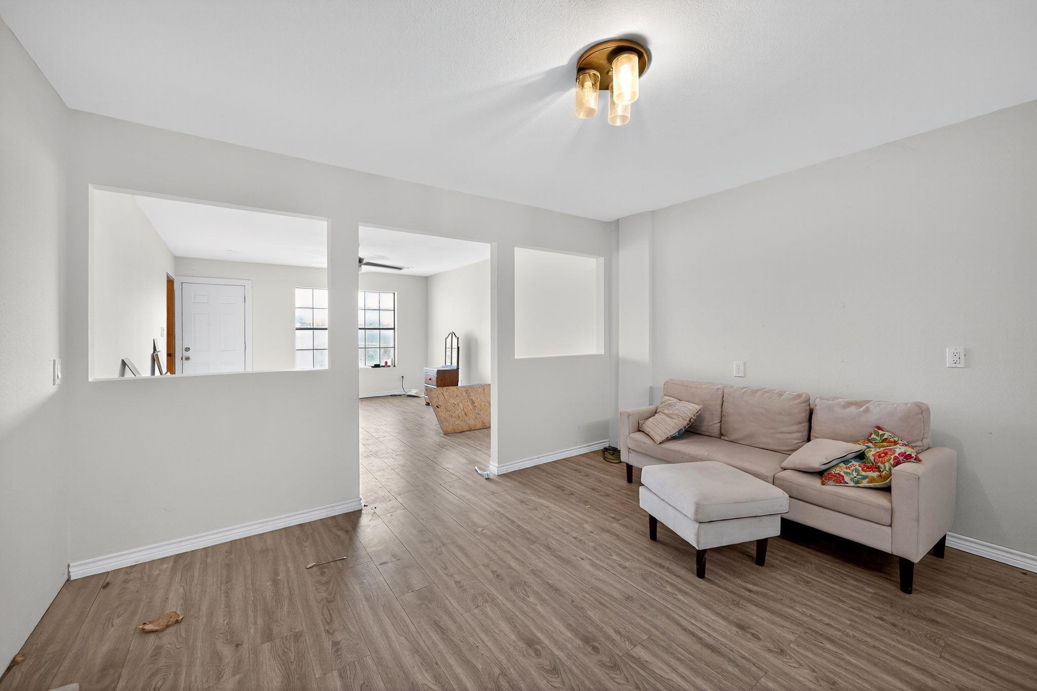 Image 26 of 35 For 201 Brazos St