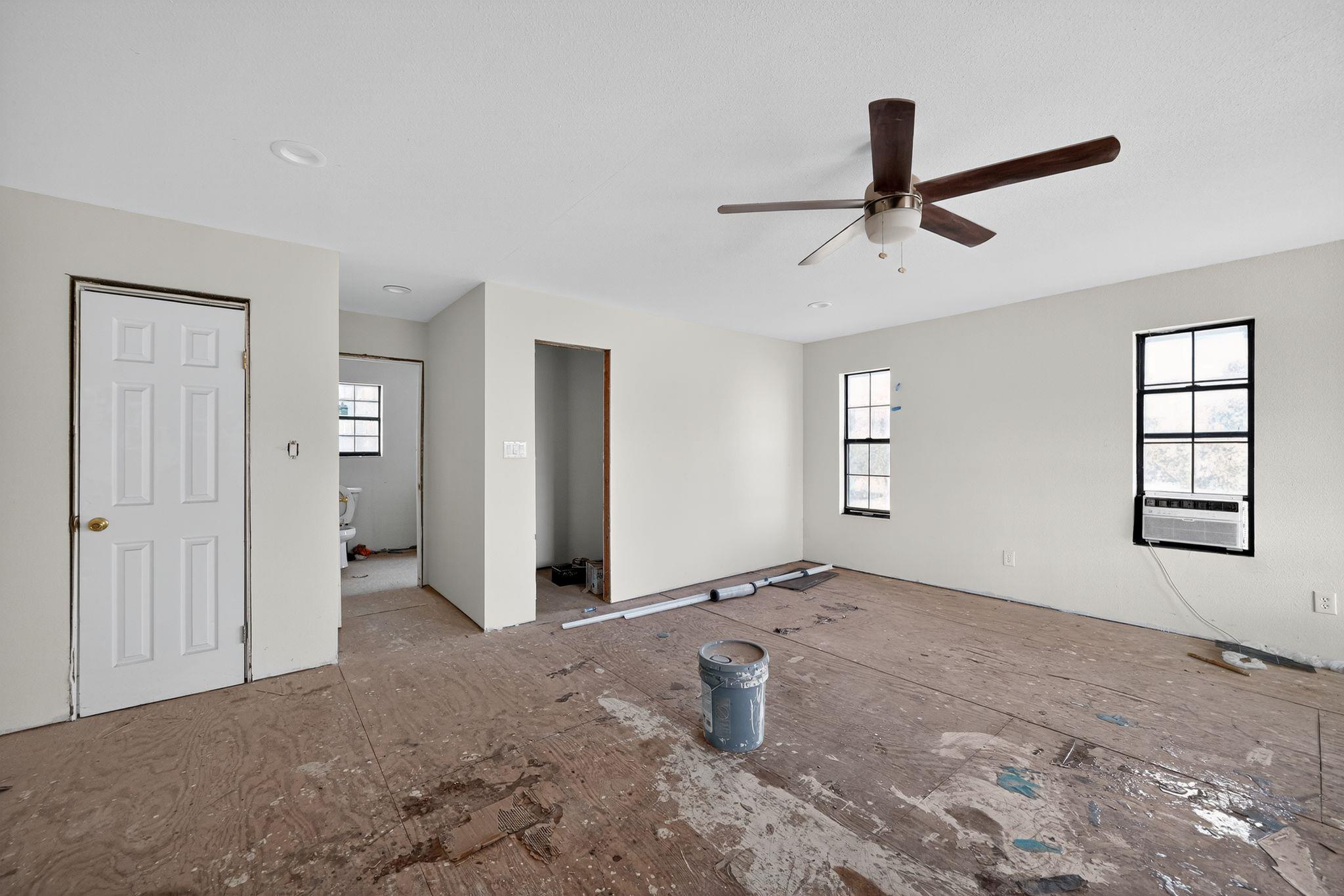 Image 28 of 35 For 201 Brazos St