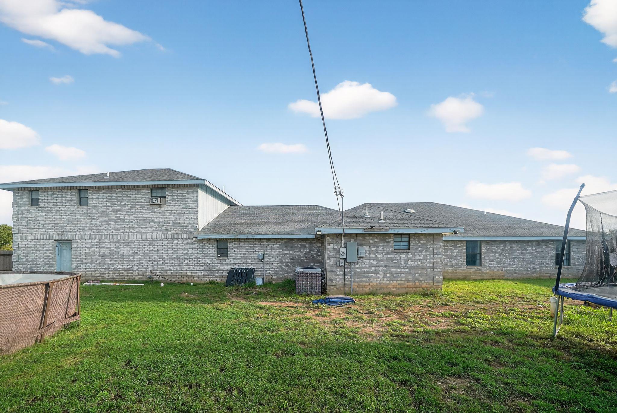 Image 33 of 35 For 201 Brazos St