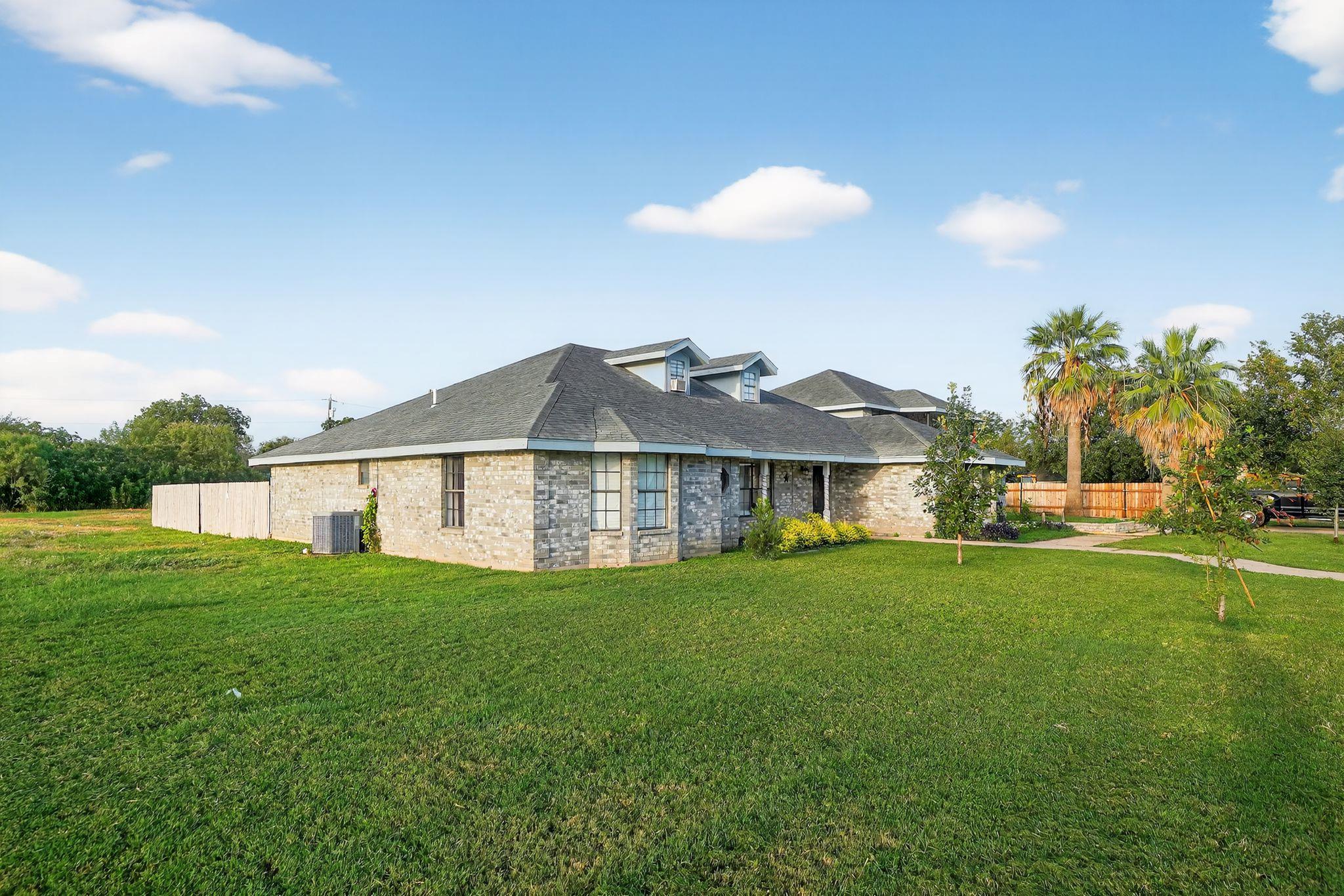 Image 35 of 35 For 201 Brazos St