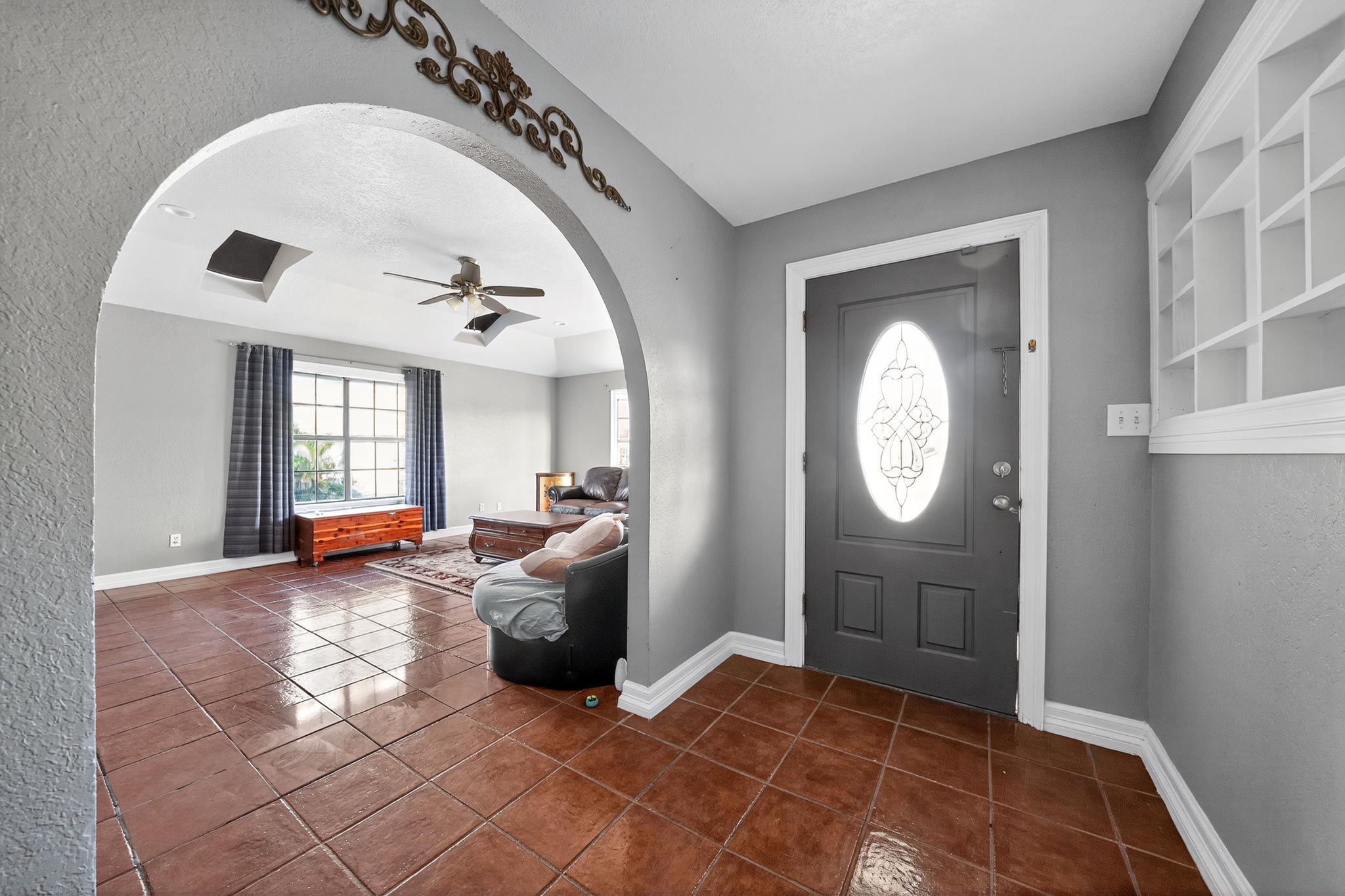 Image 5 of 35 For 201 Brazos St