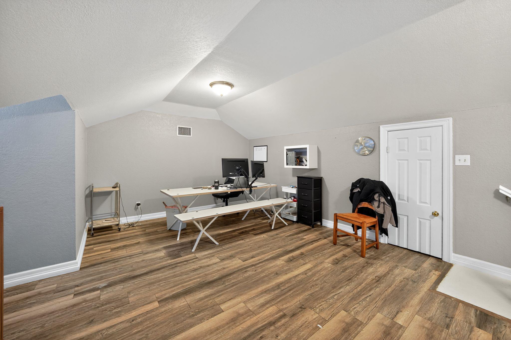 Image 7 of 35 For 201 Brazos St