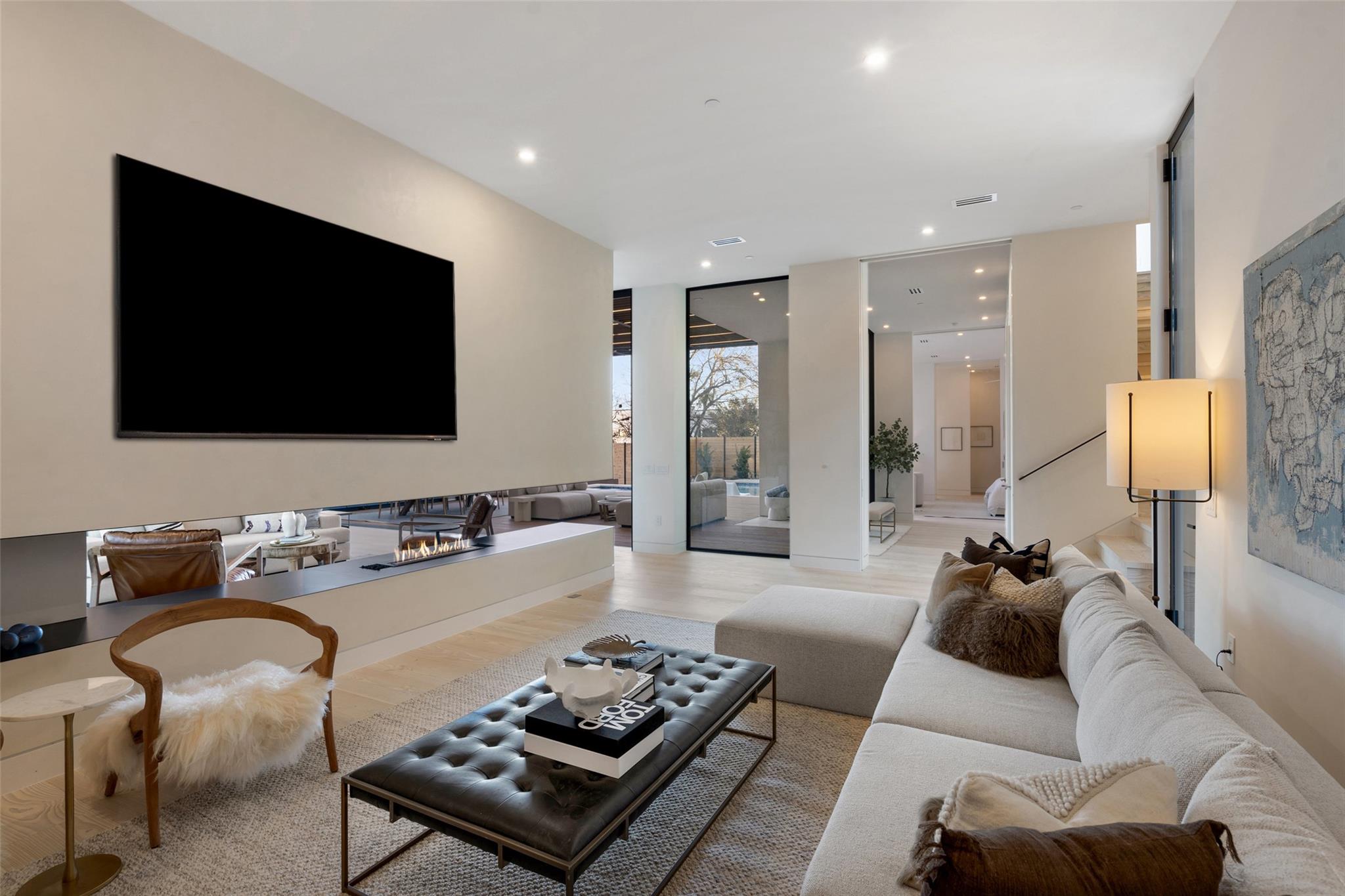 Image 13 of 32 For 2605 Rockingham Dr