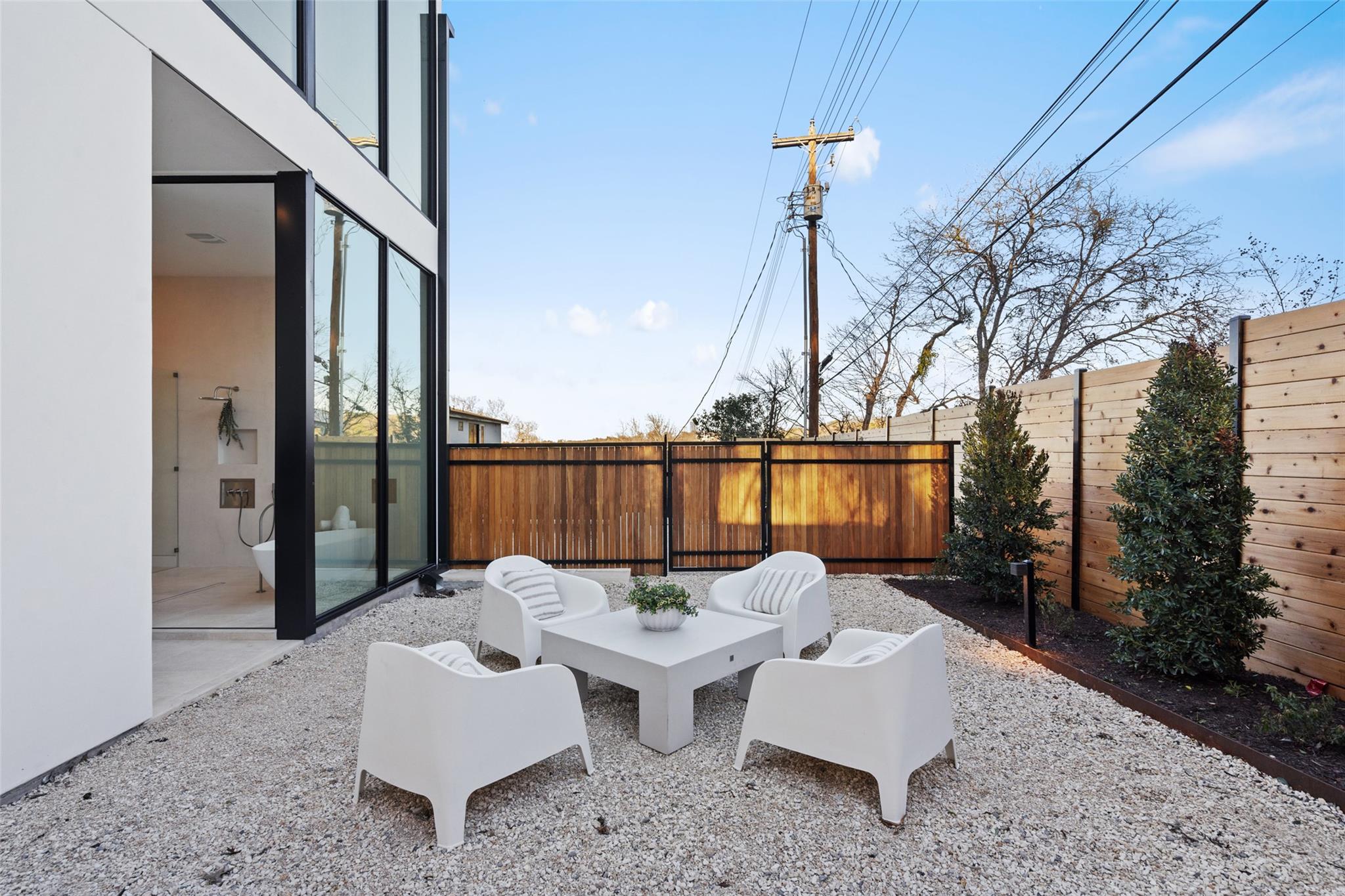 Image 22 of 32 For 2605 Rockingham Dr