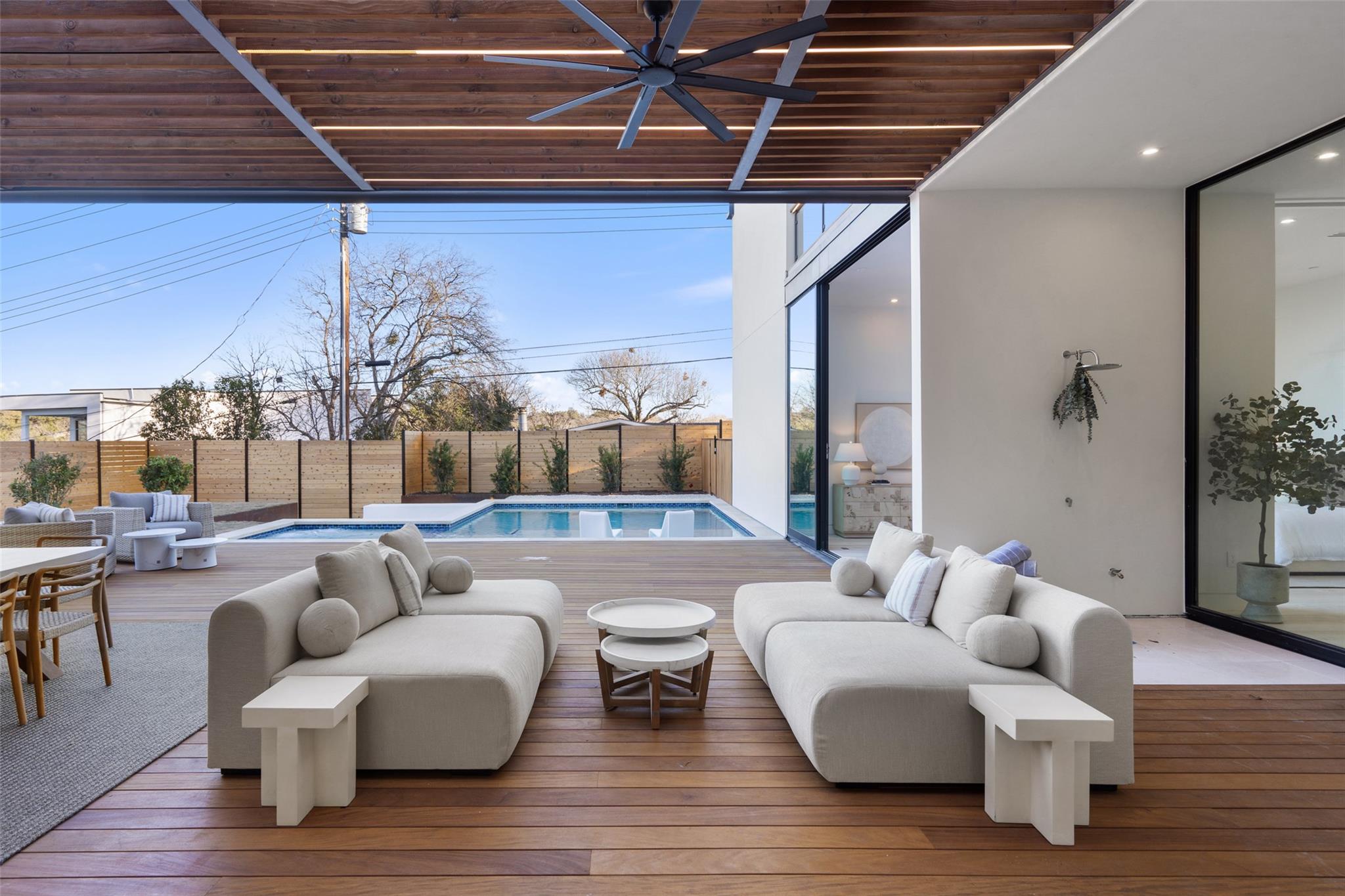 Image 26 of 32 For 2605 Rockingham Dr