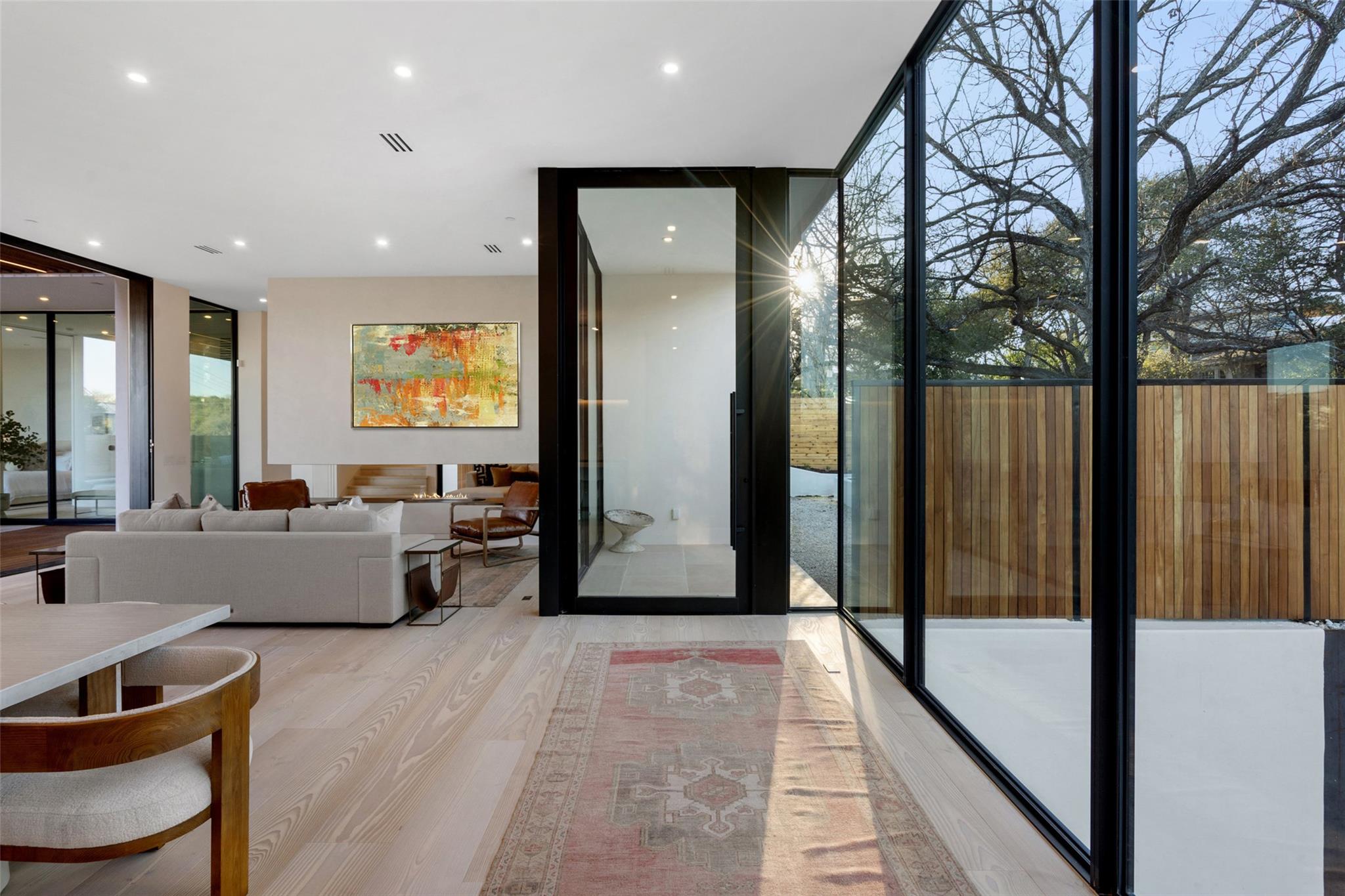 Image 5 of 32 For 2605 Rockingham Dr