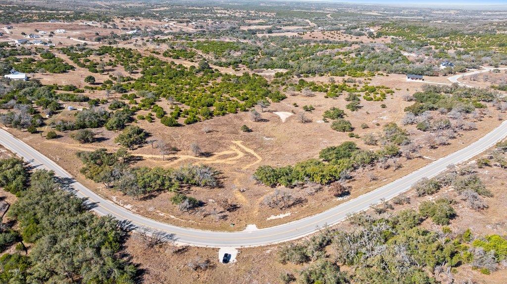 Image 4 of 40 For 529 Skyline Dr