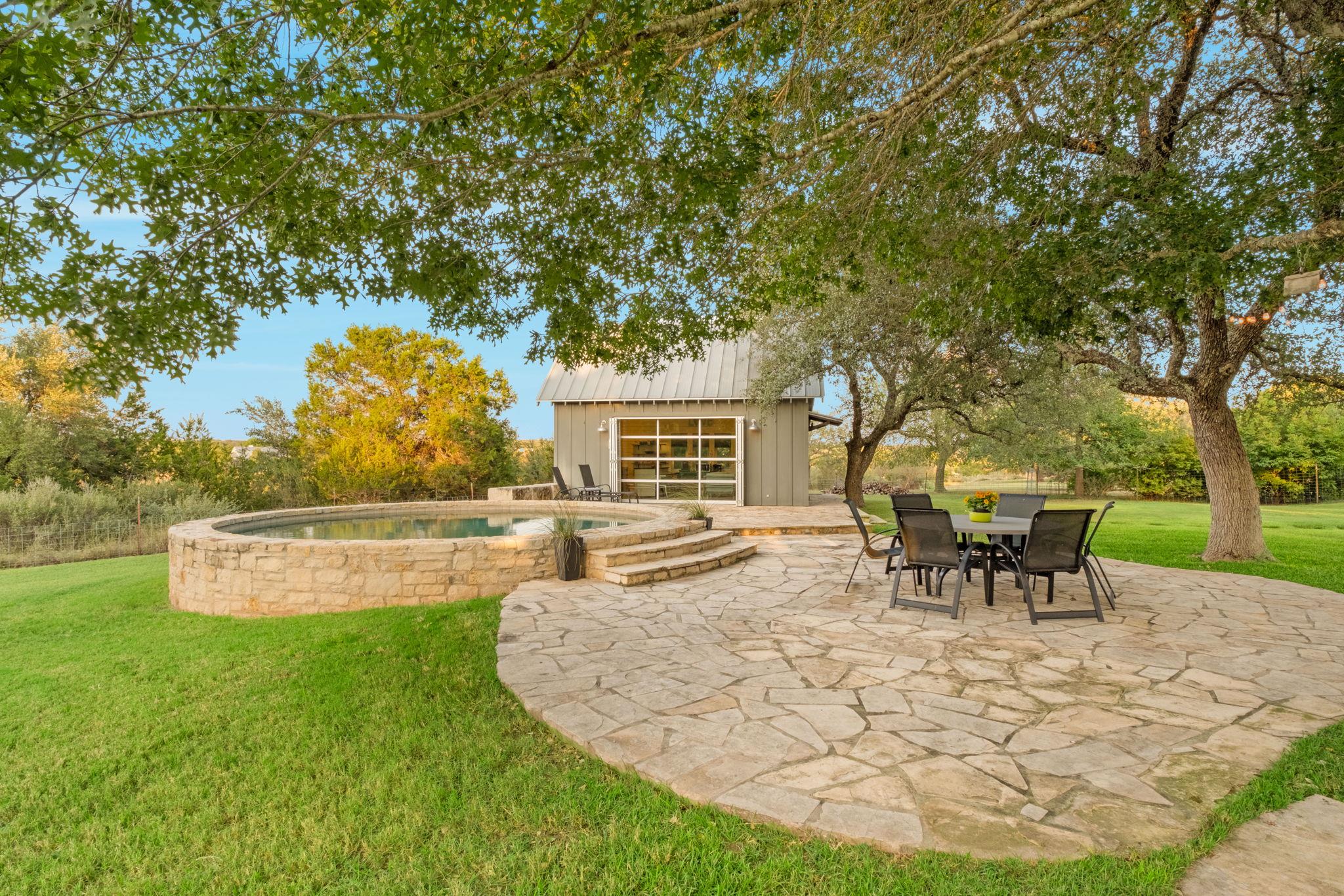 Image 17 of 40 For 746 Trail Rock Dr