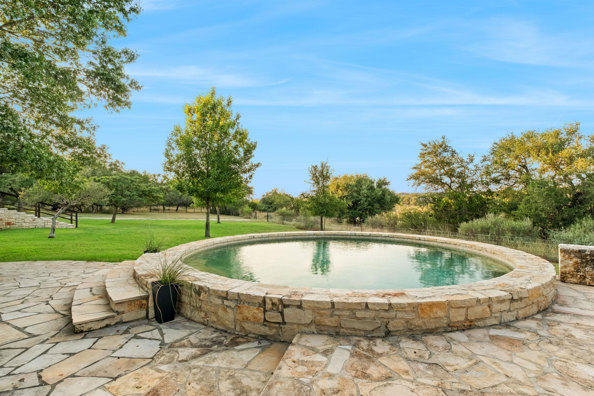 Image 22 of 40 For 746 Trail Rock Dr