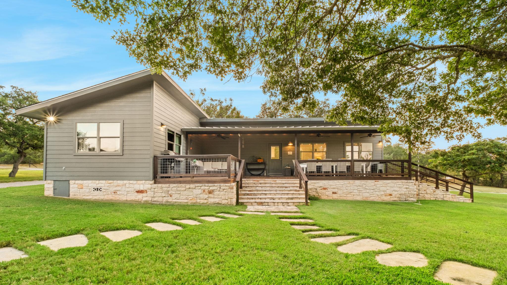 Image 4 of 40 For 746 Trail Rock Dr