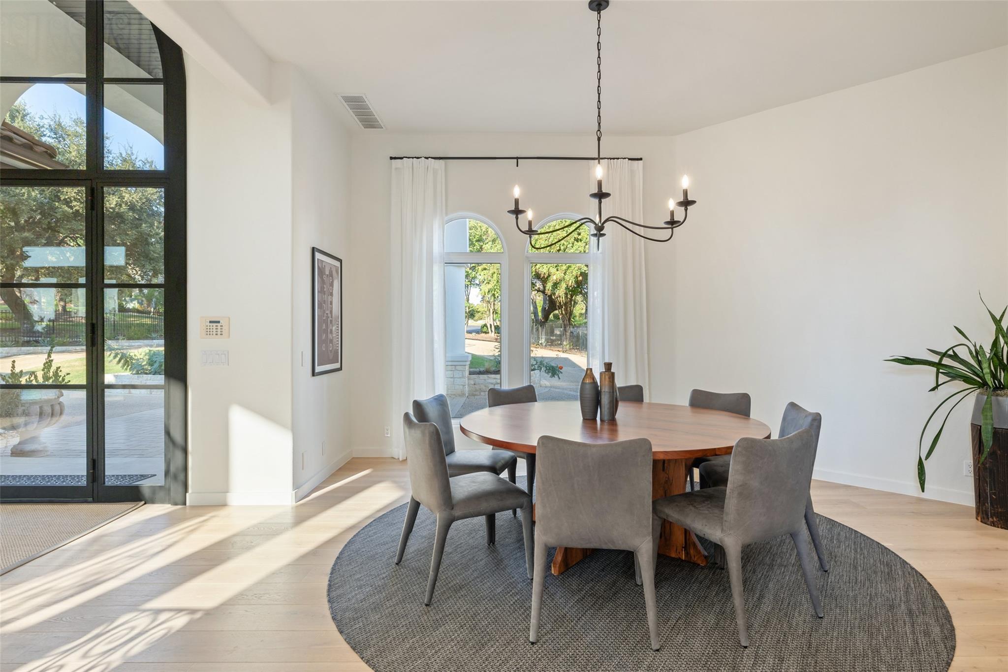 Image 13 of 40 For 211 Bella Cima Dr