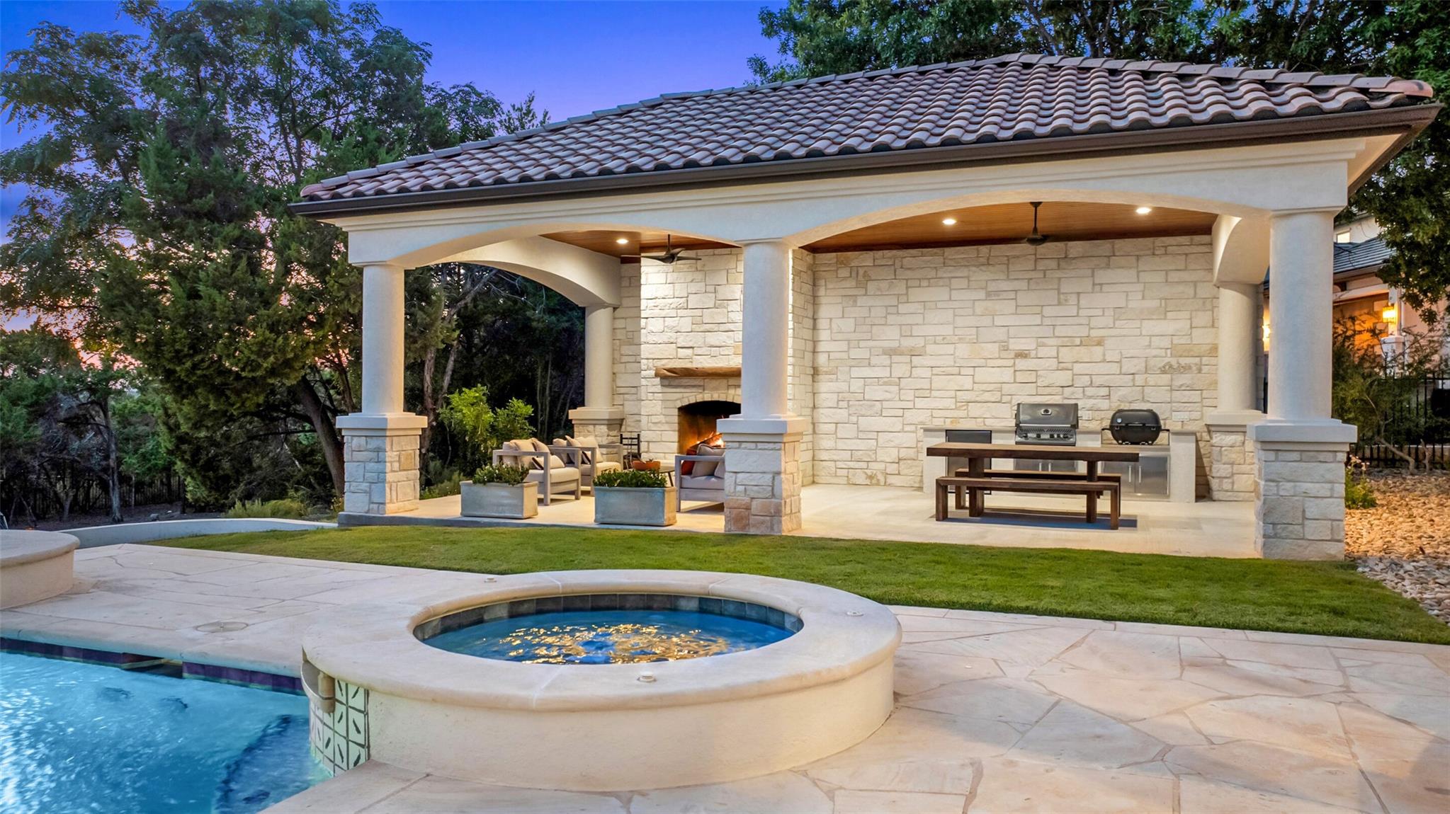 Image 6 of 40 For 211 Bella Cima Dr