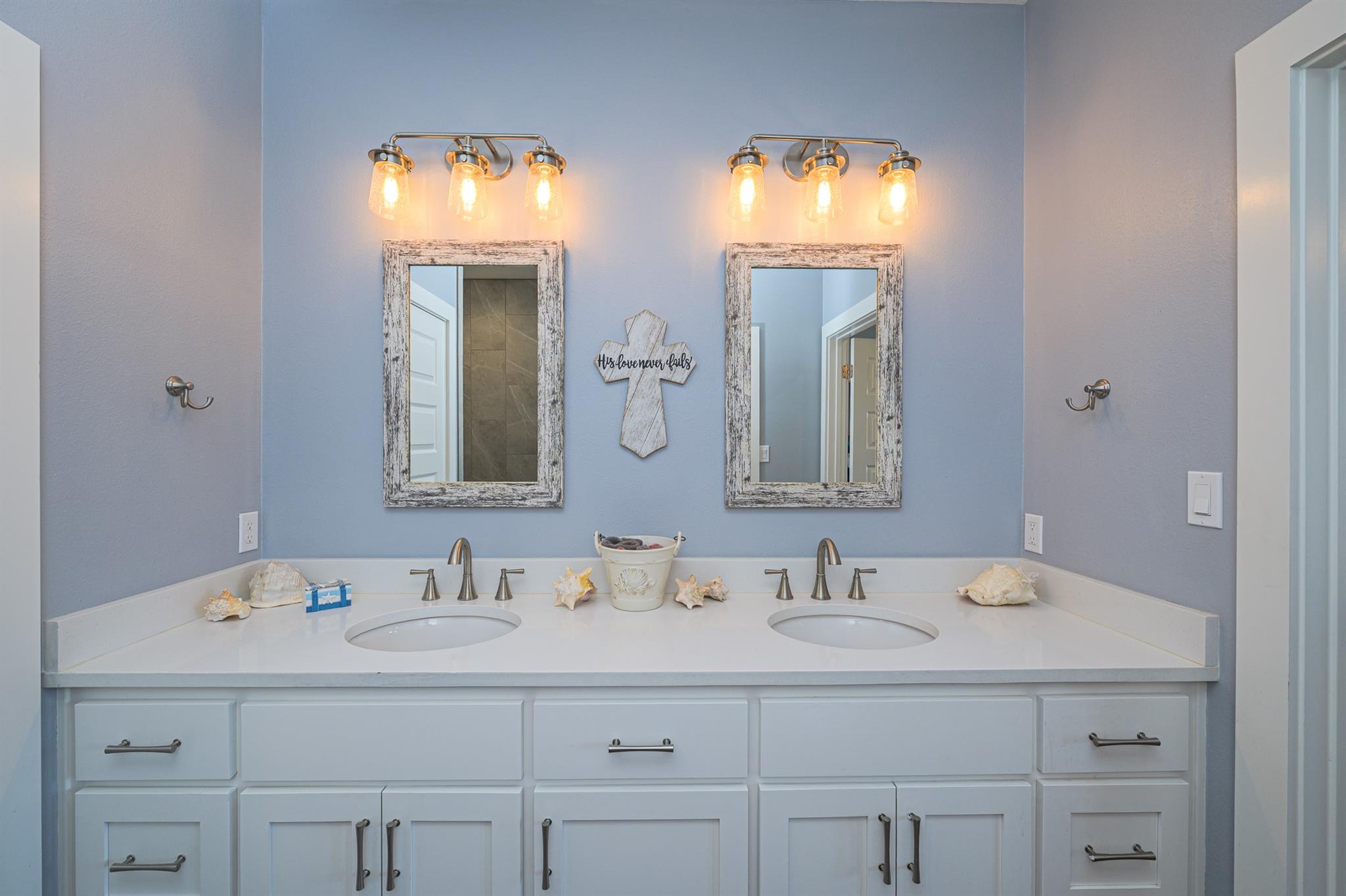 Image 22 of 40 For 14 Luau Ln