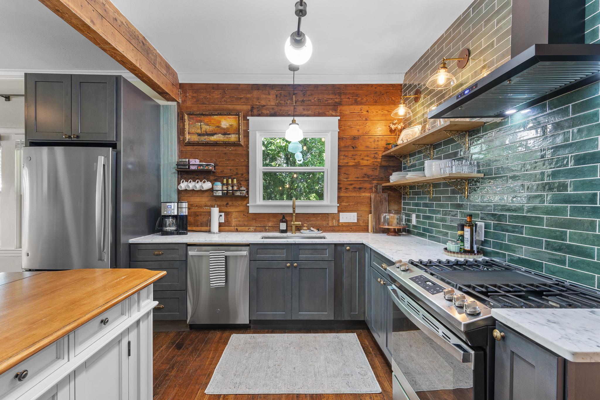 Image 11 of 35 For 519 Ashby Pl