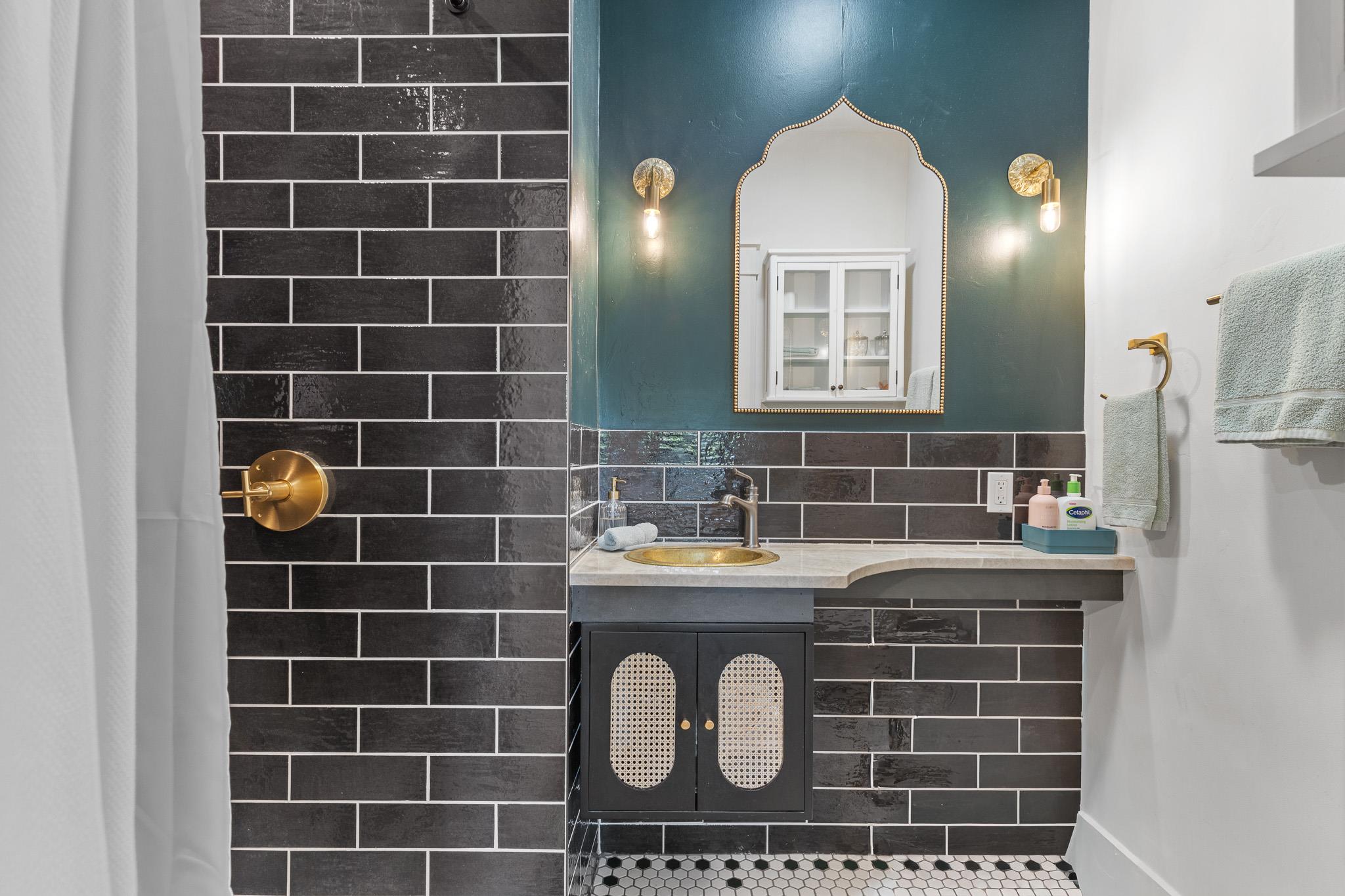 Image 19 of 35 For 519 Ashby Pl