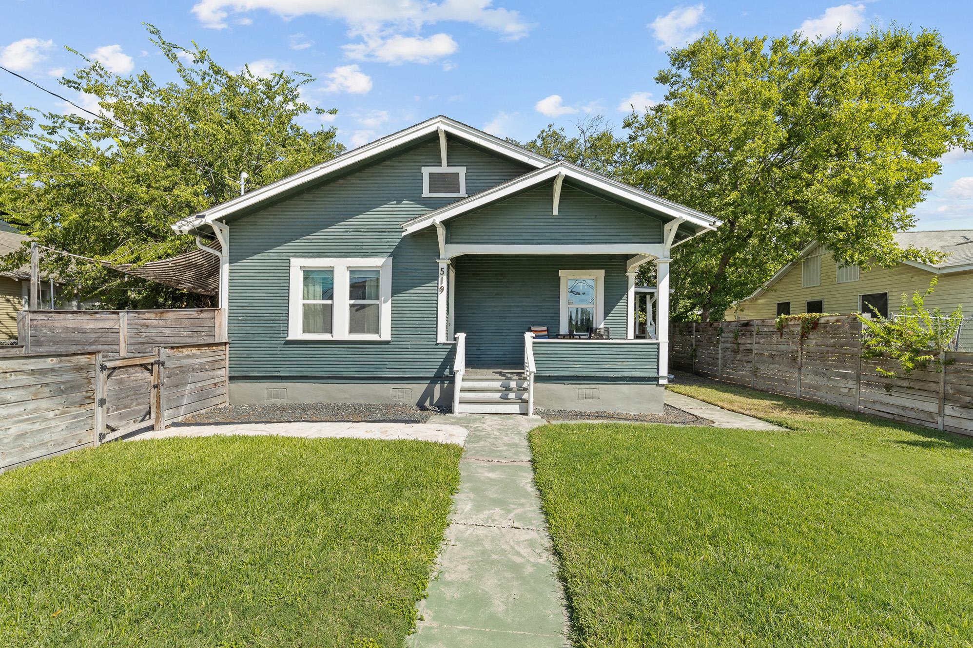 Image 31 of 35 For 519 Ashby Pl