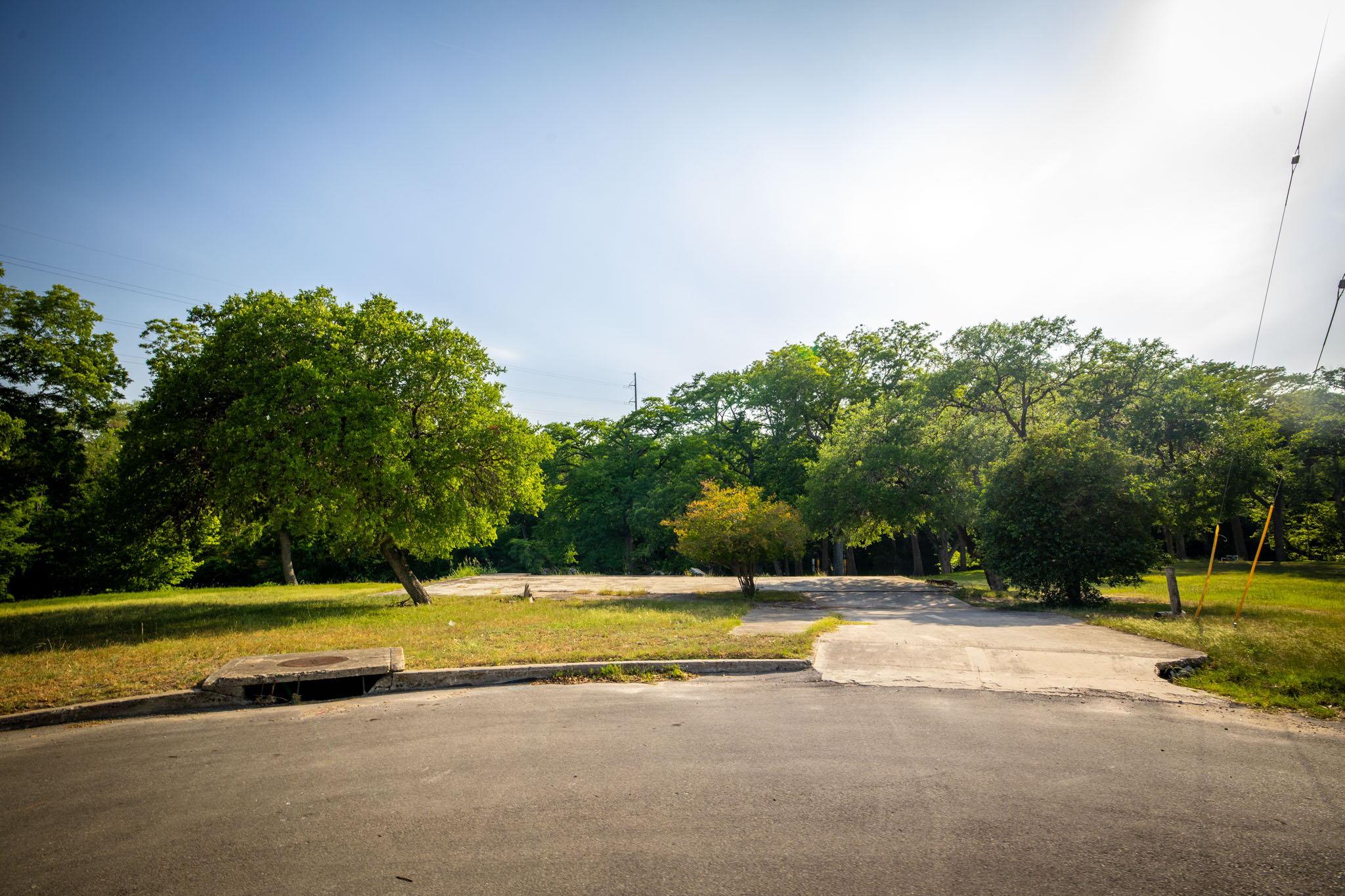 Image 19 of 40 For 1106 Hillcrest Dr