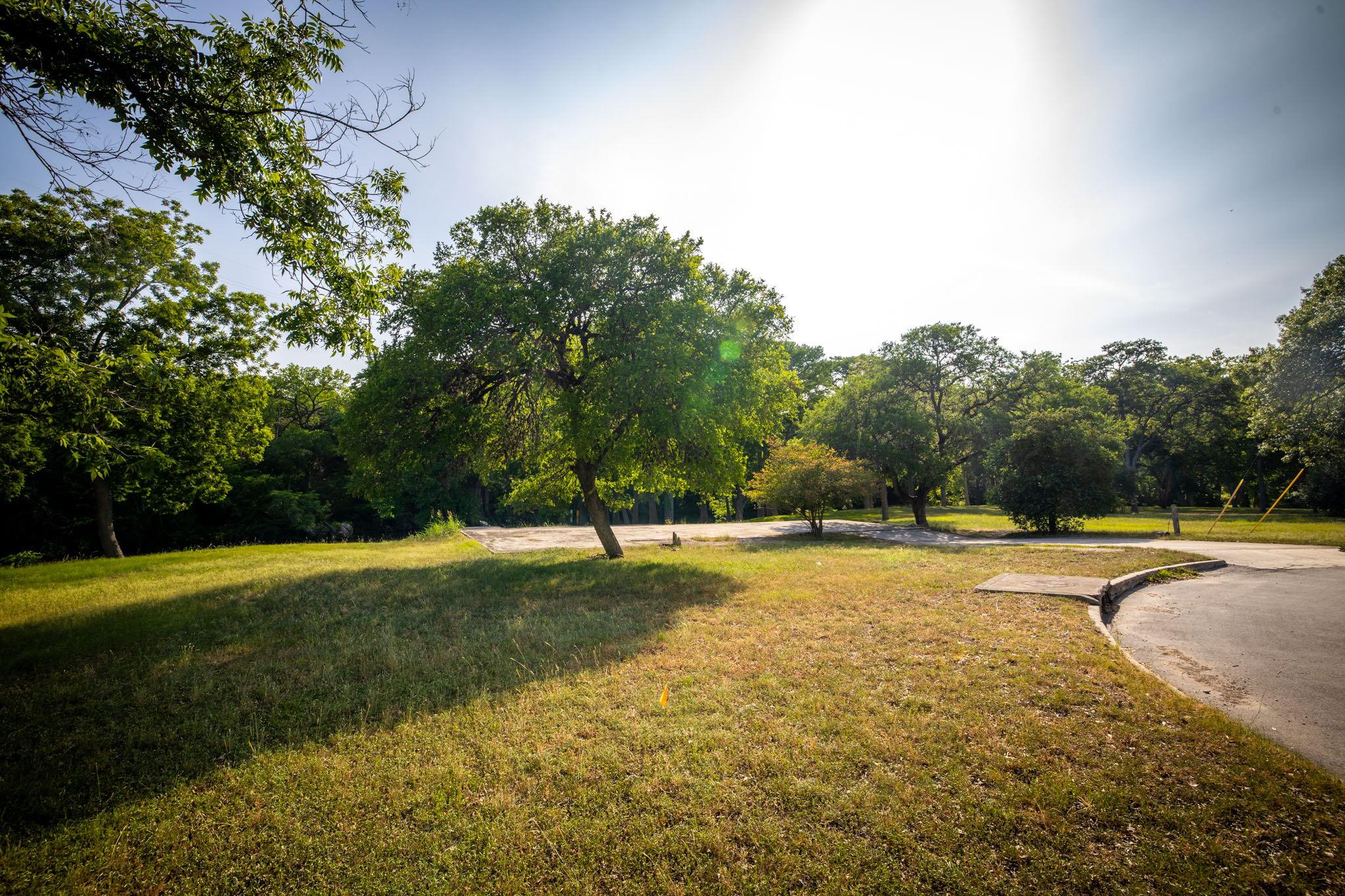 Image 20 of 40 For 1106 Hillcrest Dr