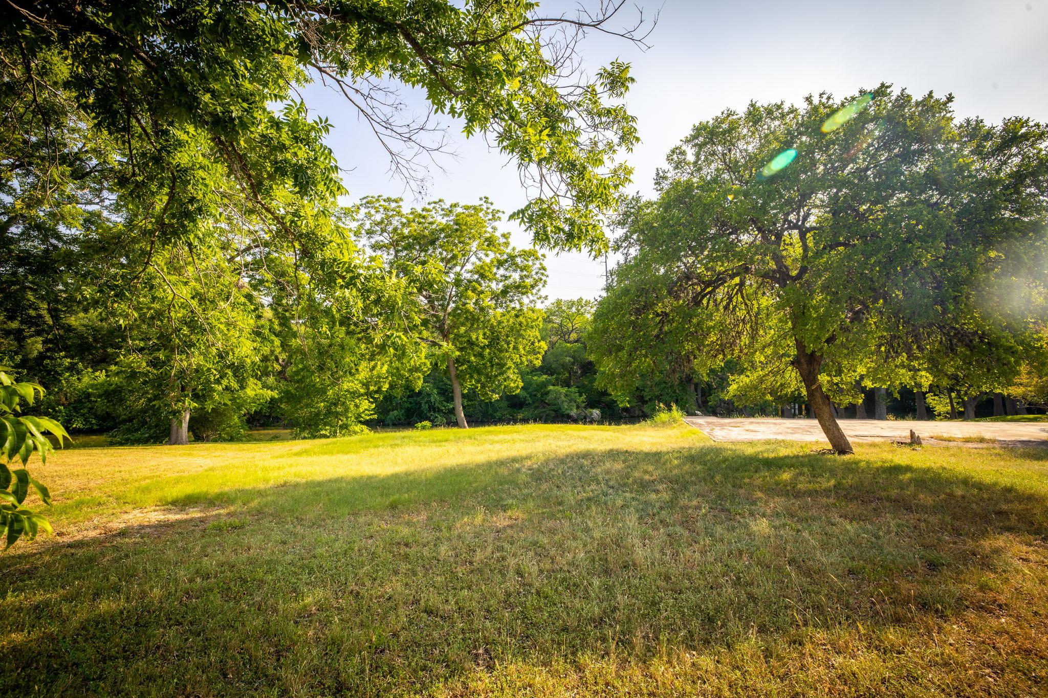 Image 21 of 40 For 1106 Hillcrest Dr