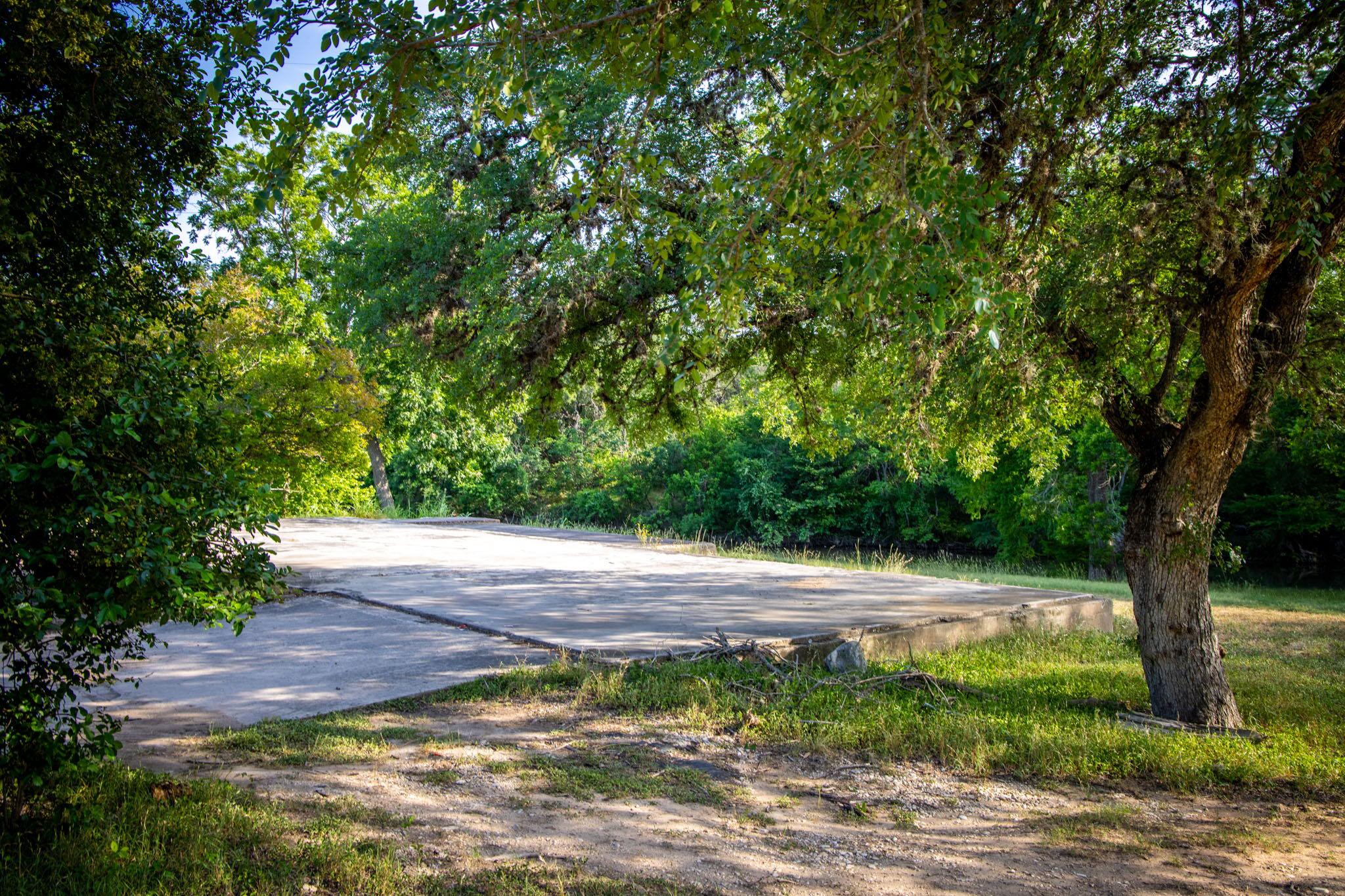 Image 36 of 40 For 1106 Hillcrest Dr