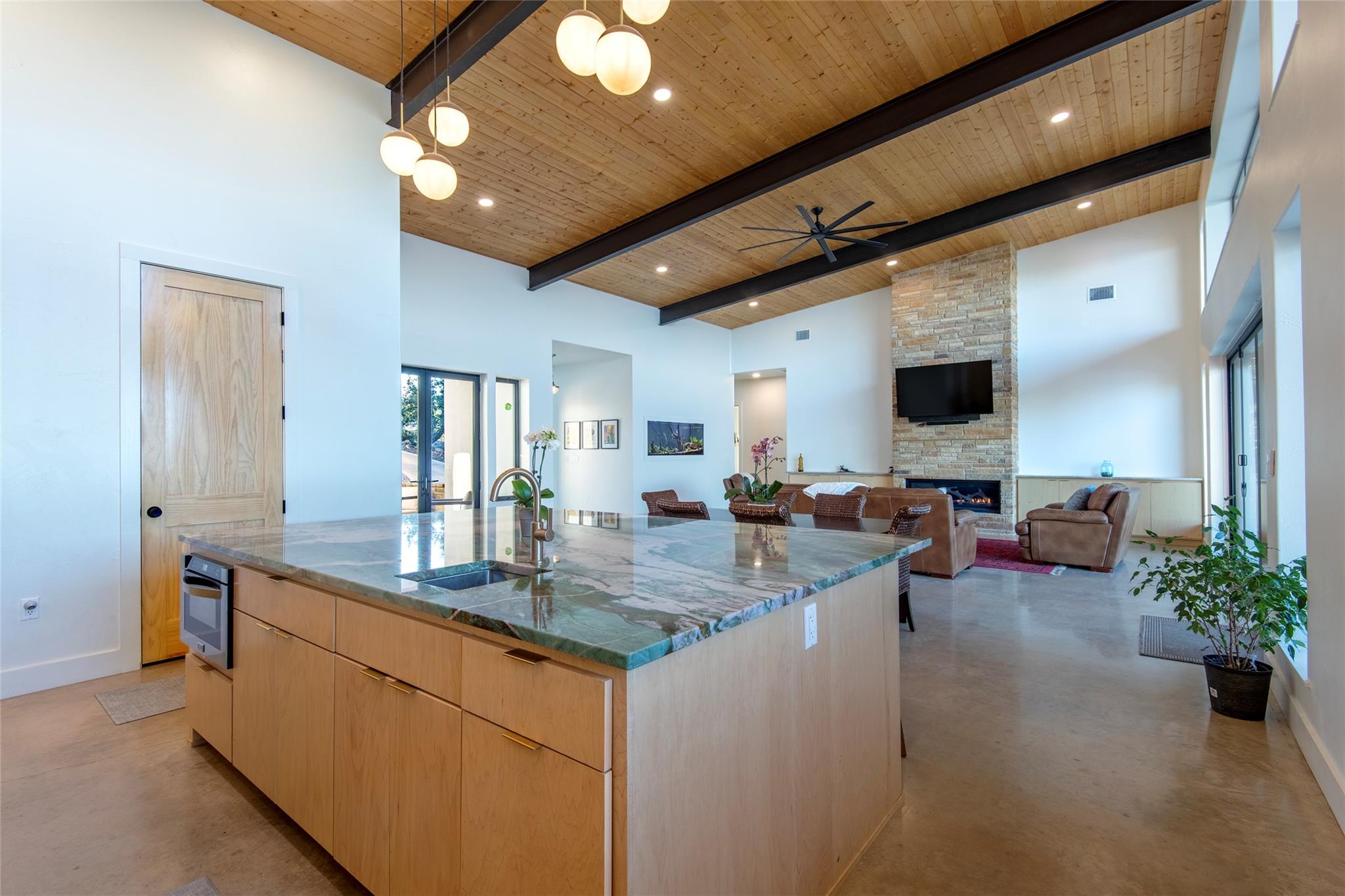 Image 14 of 40 For 247 Peninsula Dr