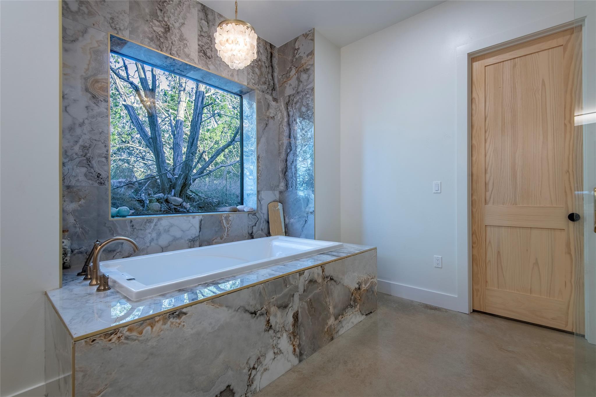 Image 18 of 40 For 247 Peninsula Dr