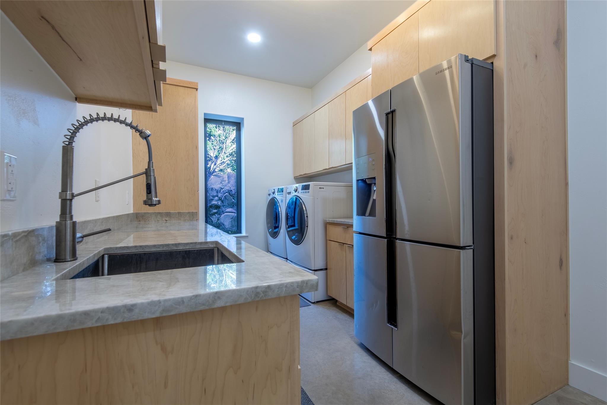 Image 19 of 40 For 247 Peninsula Dr