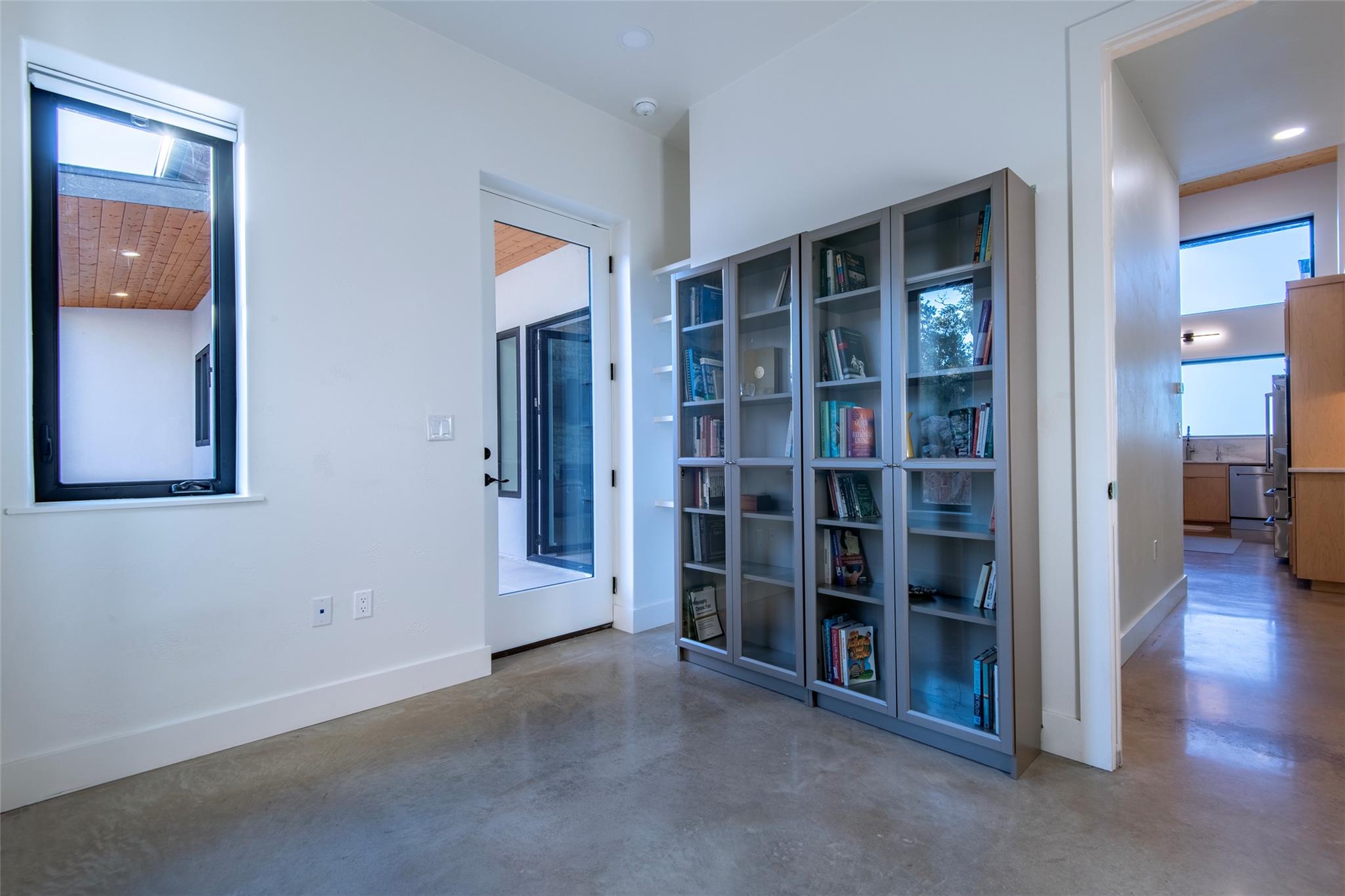 Image 22 of 40 For 247 Peninsula Dr