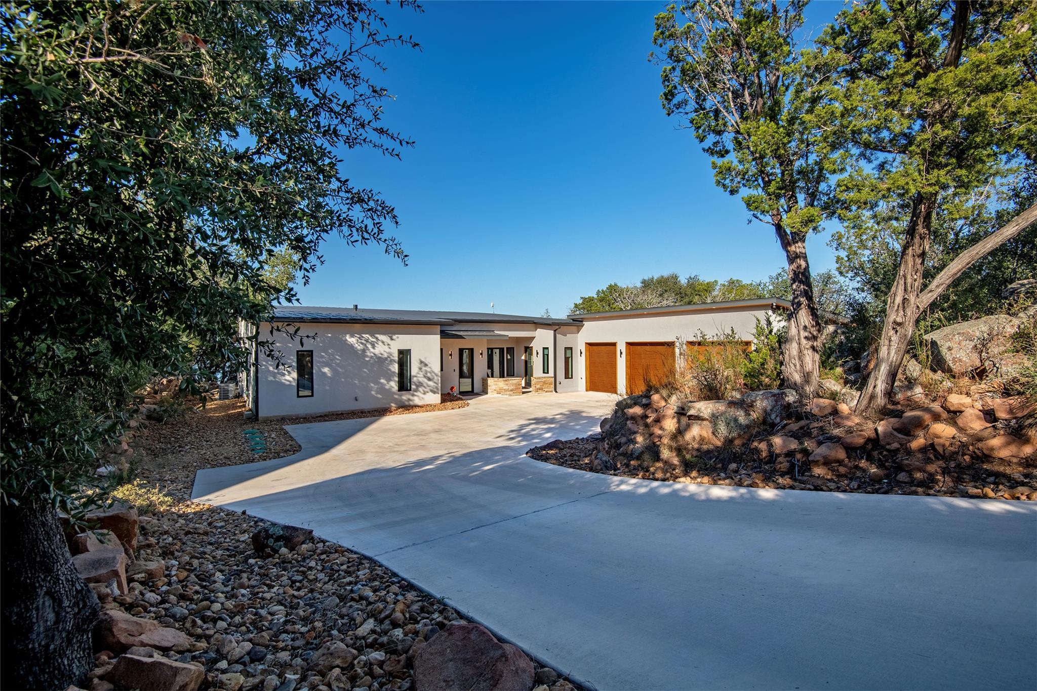 Image 3 of 40 For 247 Peninsula Dr