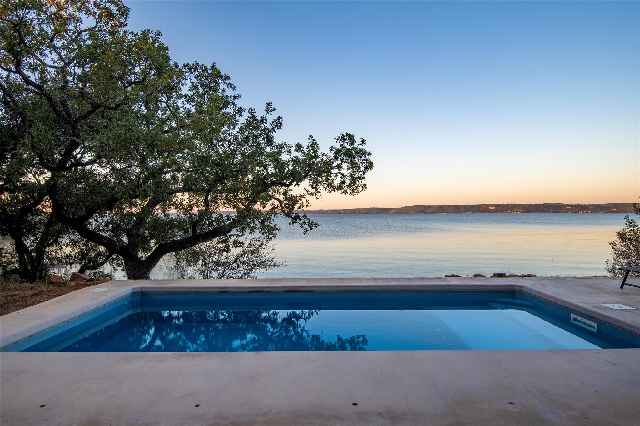 Image 32 of 40 For 247 Peninsula Dr