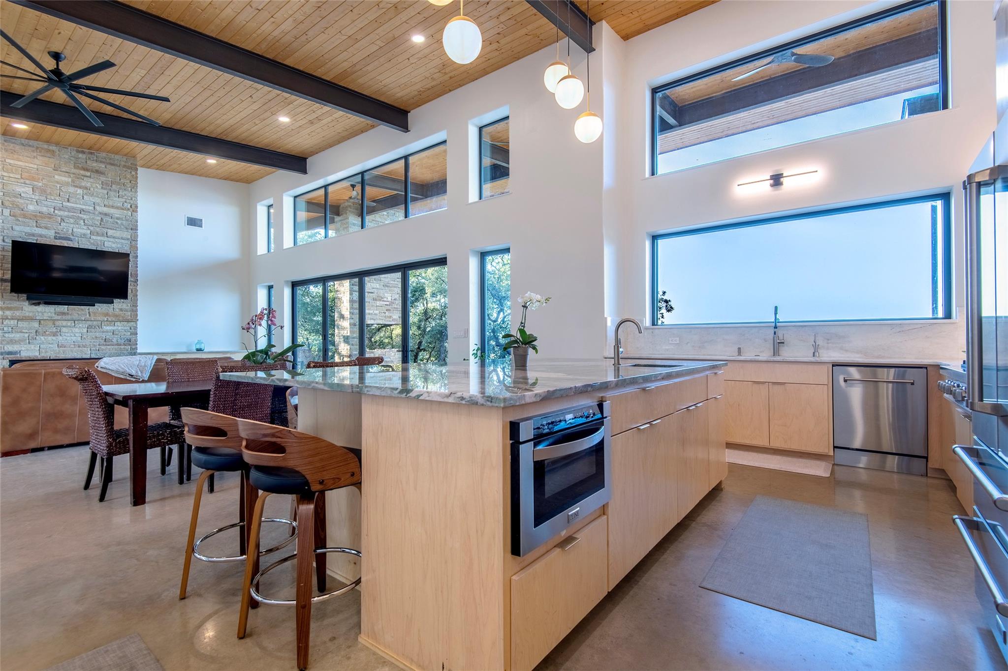 Image 9 of 40 For 247 Peninsula Dr