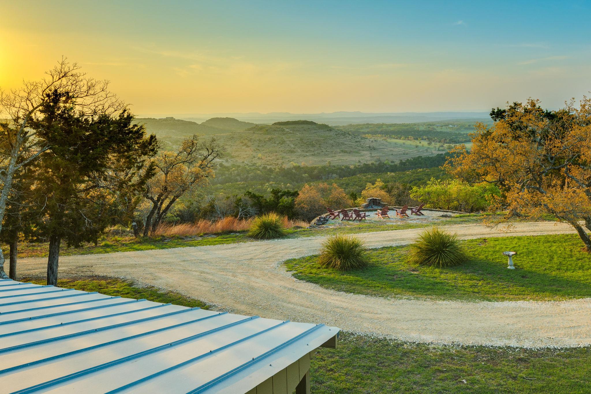 Details for 281 Kloster Ln, Blanco, TX 78606