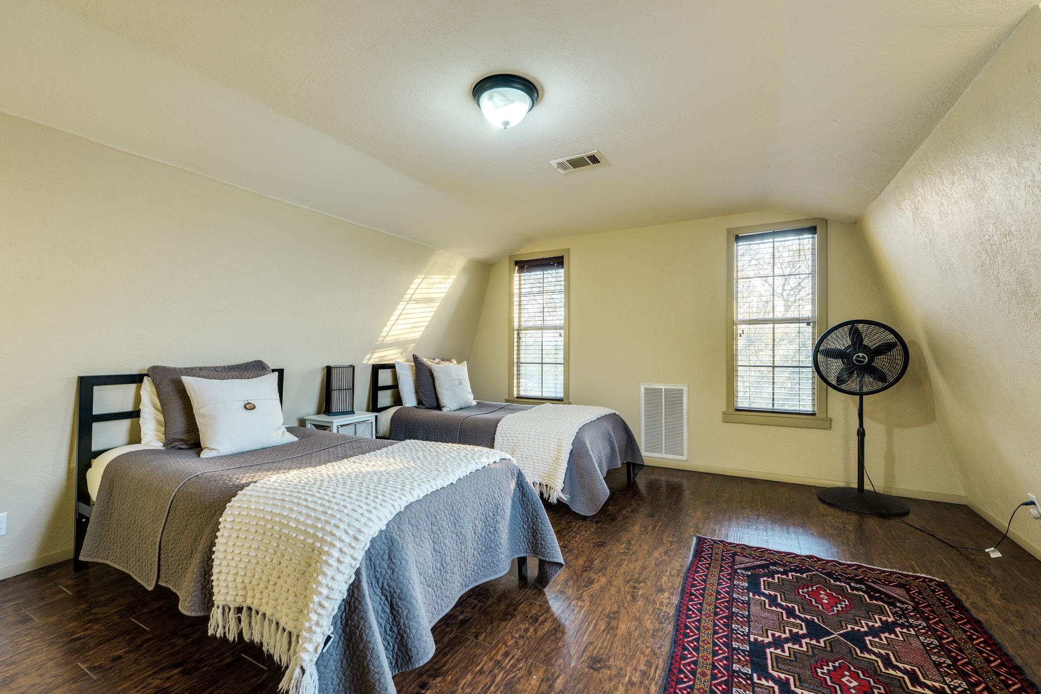 Image 20 of 40 For 281 Kloster Ln