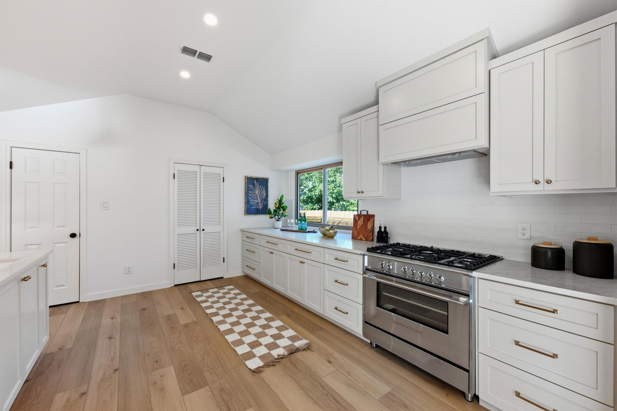 Image 9 of 27 For 12805 Tantara Dr