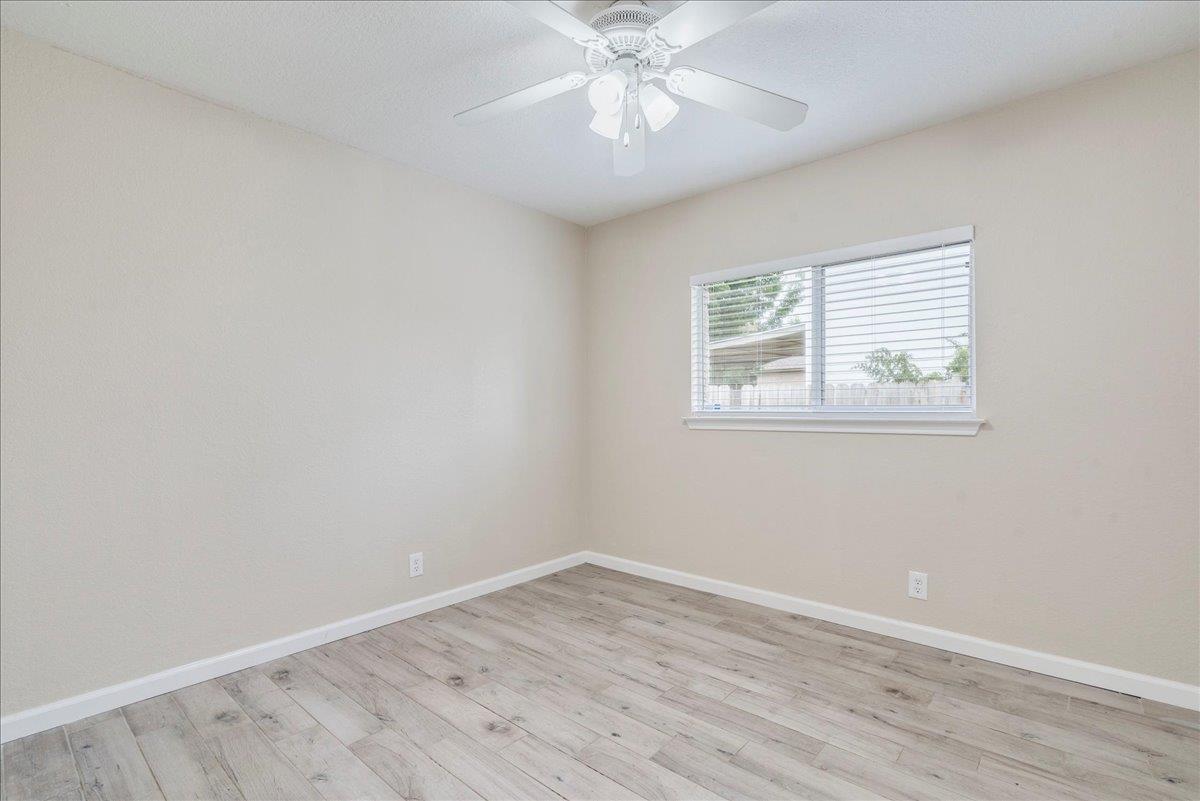 Image 16 of 27 For 1142 Stone Gdn