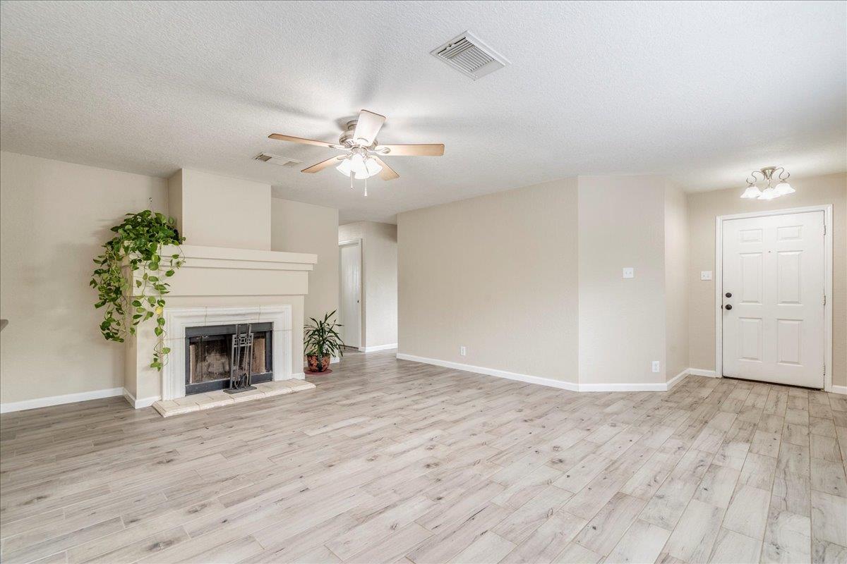 Image 5 of 27 For 1142 Stone Gdn