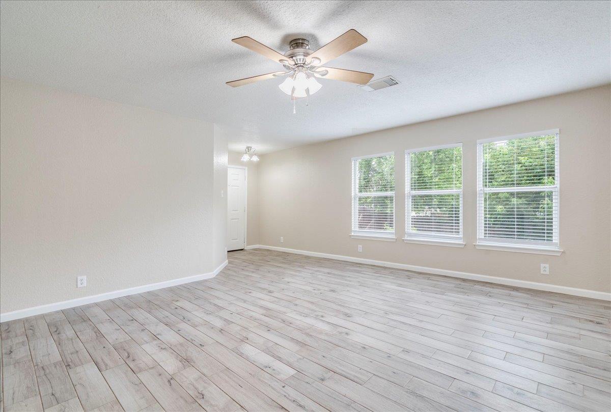 Image 6 of 27 For 1142 Stone Gdn