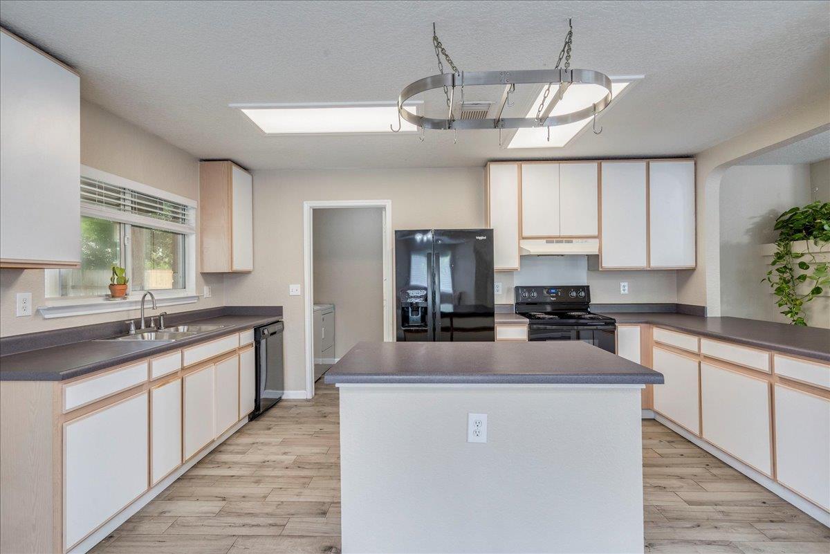 Image 7 of 27 For 1142 Stone Gdn