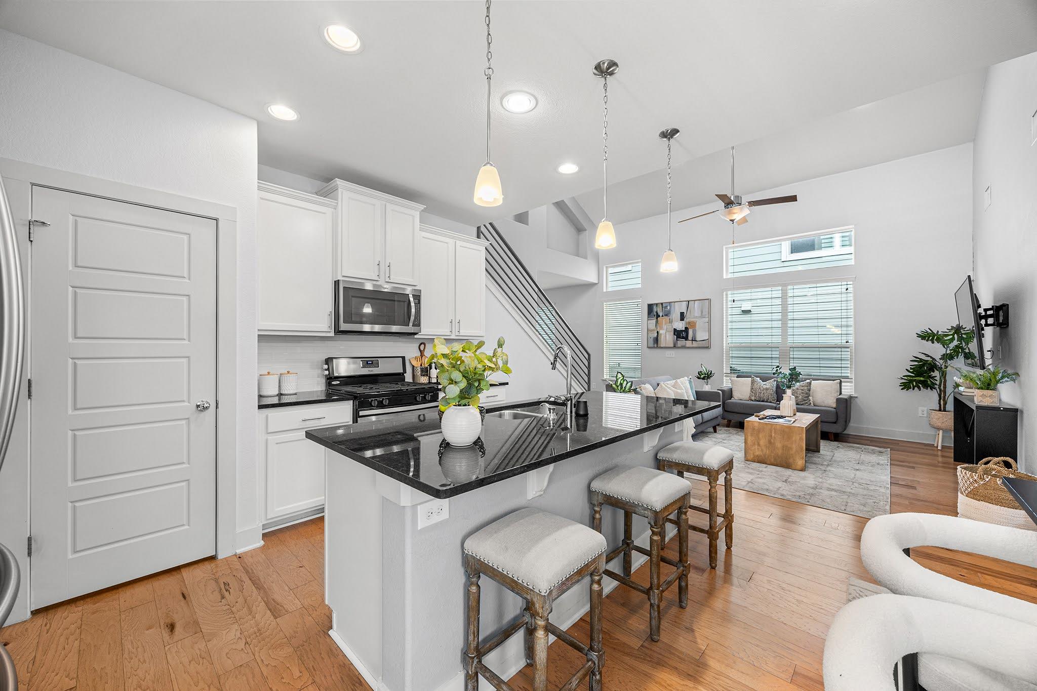 Image 10 of 33 For 2315 Capulet St