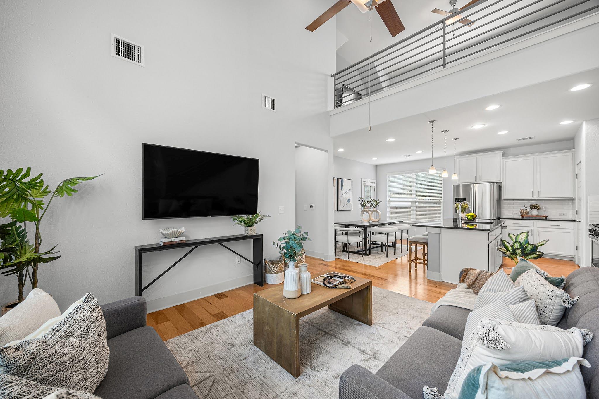 Image 5 of 33 For 2315 Capulet St